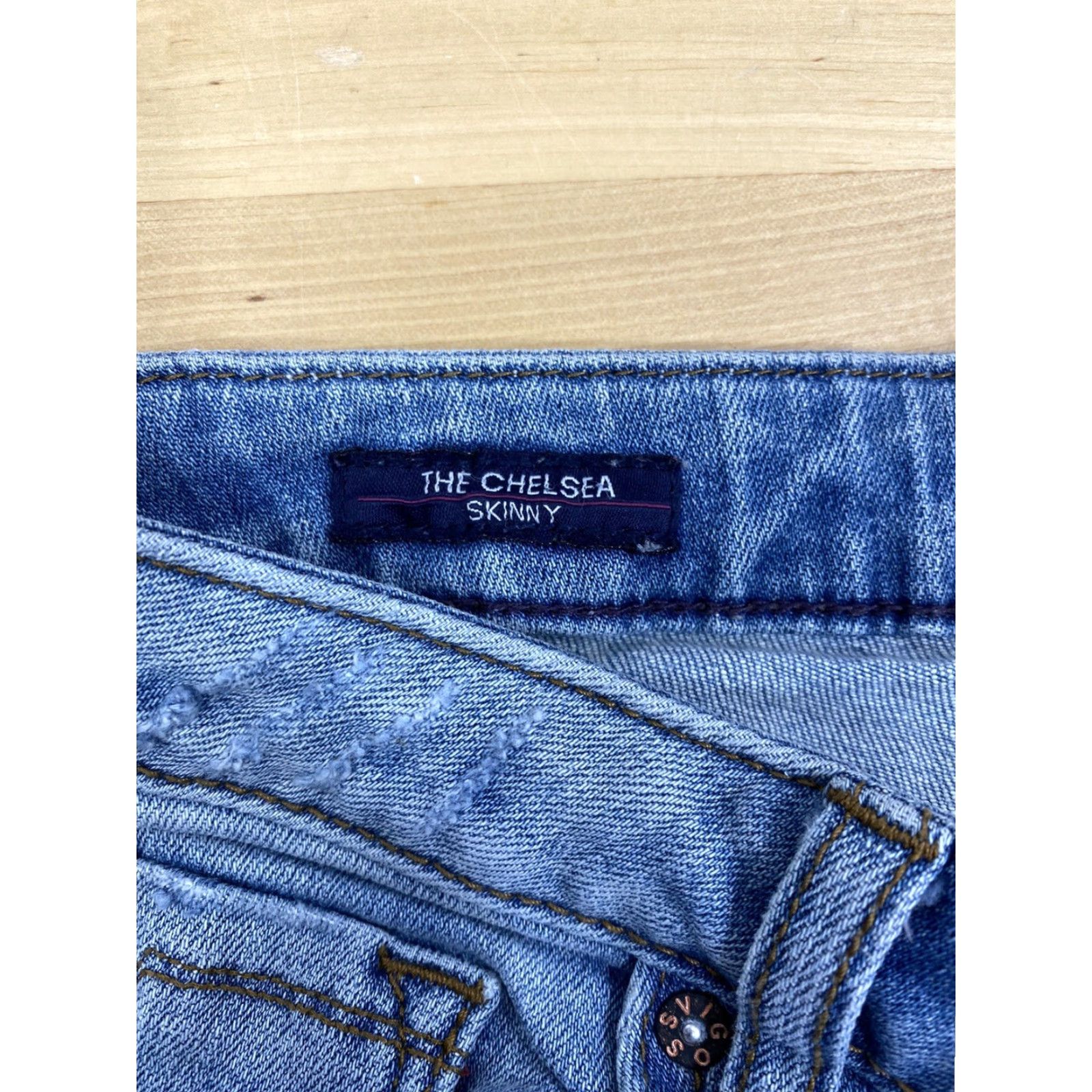 Vintage VIGOSS The Chelsea Skinny Light Blue Denim Jeans 26x29 Womens Distress Blue Inseam 29 Jeans 3760 Size 26" / US 2 / IT 38 - 6 Thumbnail
