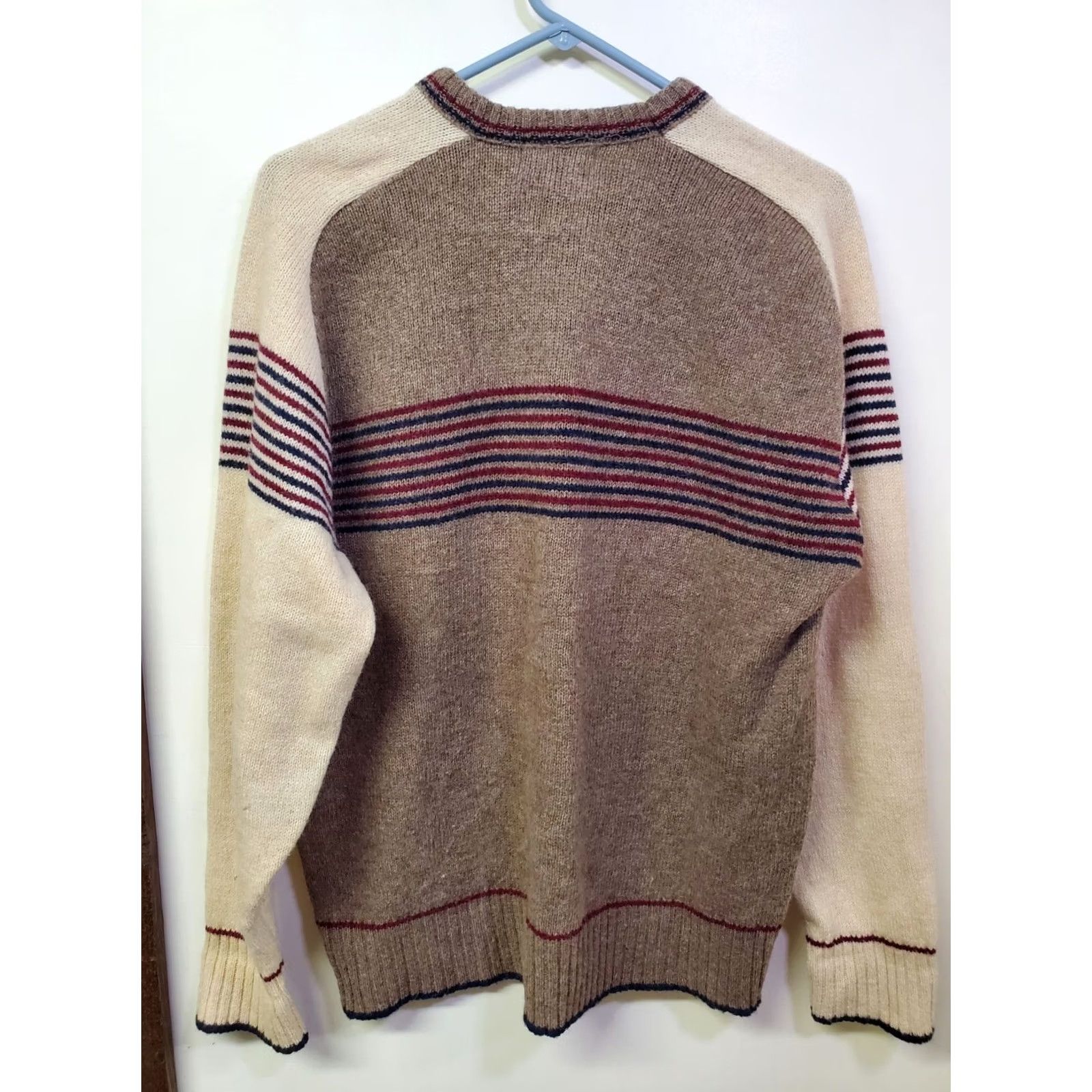 Vintage VINTAGE Campus Sweater Men L Brown Striped Pullover Crew Neck Knit Wool Polyester USA USA Theme Size US L / EU 52-54 / 3 - 4 Thumbnail