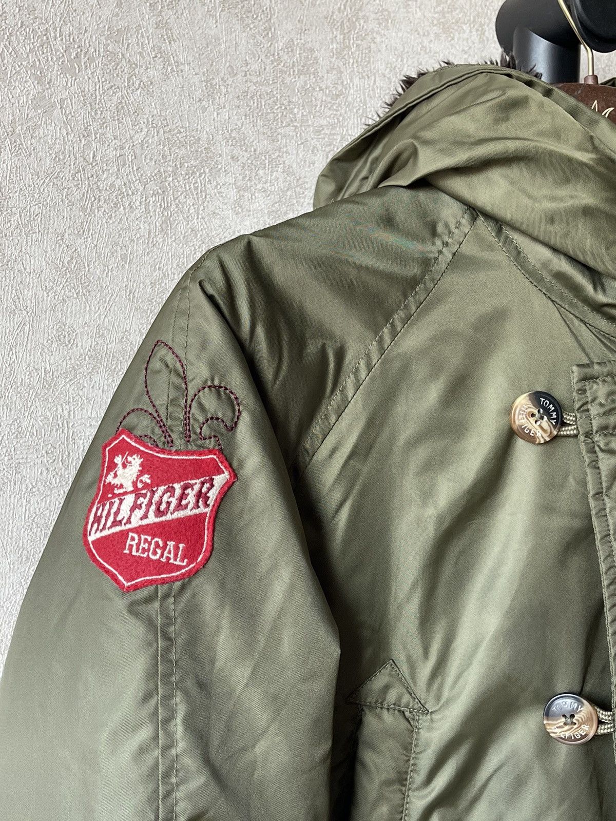 Tommy Hilfiger 90s Tommy Hilfiger Military Artic Parka Furs Hooded Jacket Size US S / EU 44-46 / 1 - 5 Thumbnail