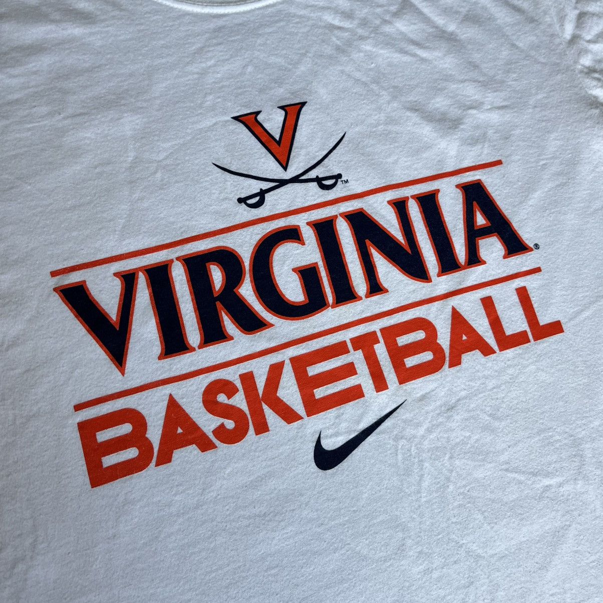 Nike Vintage Nike UVA Virginia Basketball Center Swoosh Logo Tee Size US L / EU 52-54 / 3 - 3 Thumbnail