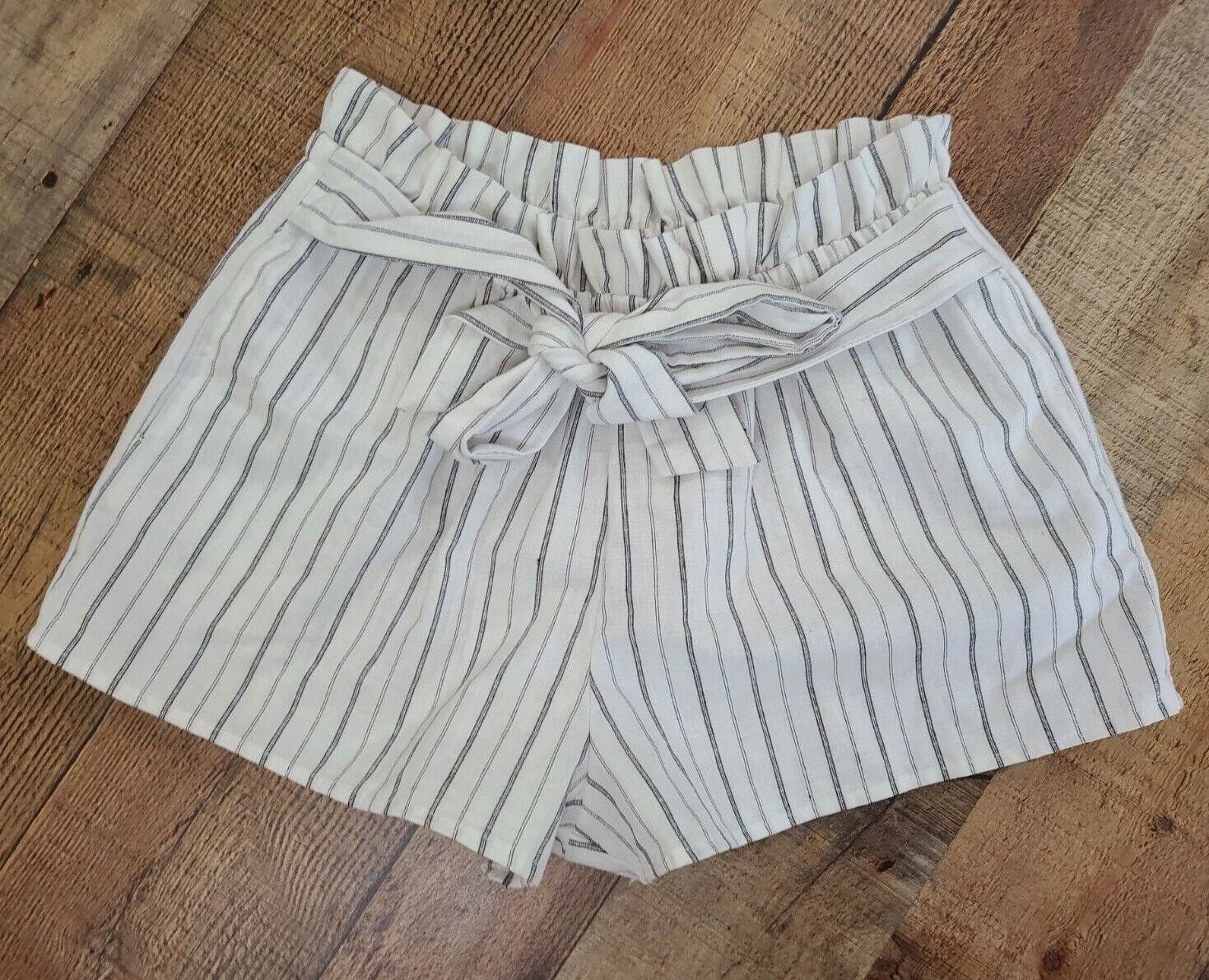 Other Love Tree Shorts Medium White With Gray Stripes high waist Size 32" / US 10 / IT 46 - 8 Thumbnail