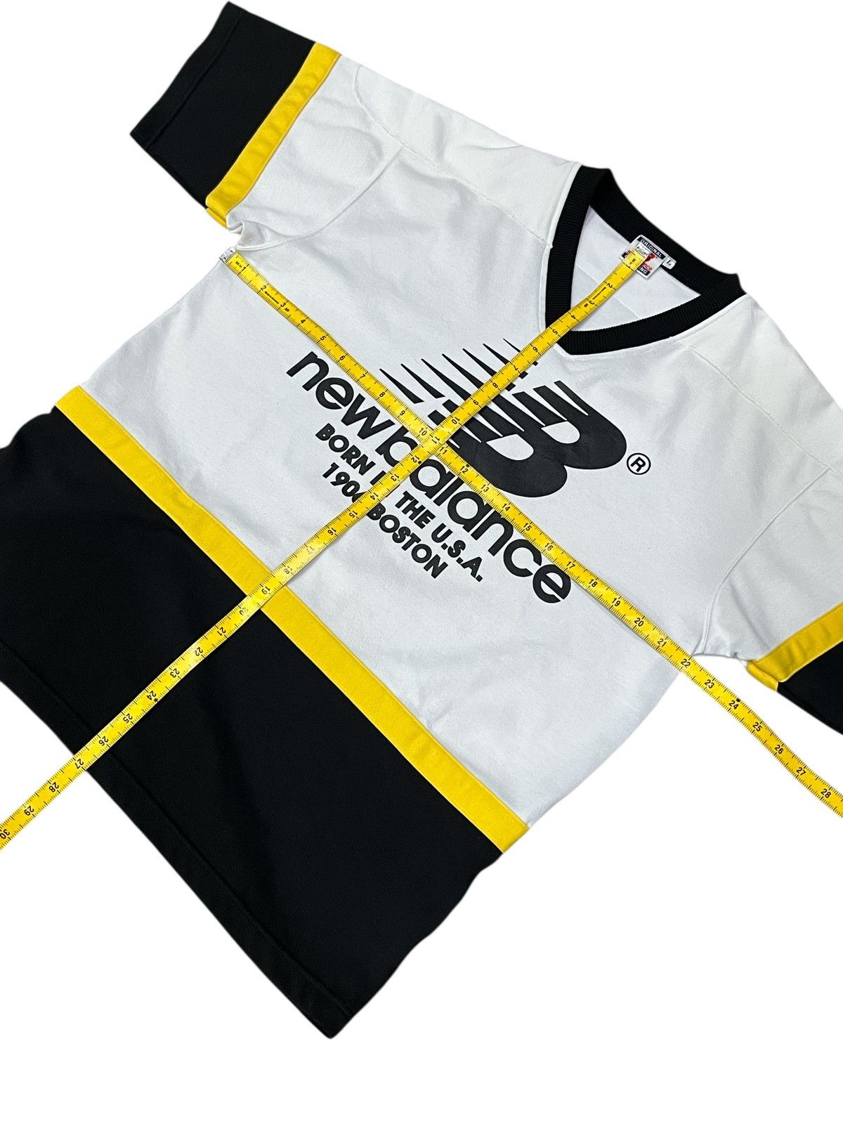 New Balance Vintage NEW BALANCE Big Logo V-neck Split T-Shirt Y2K HipHop Size US M / EU 48-50 / 2 - 7 Thumbnail