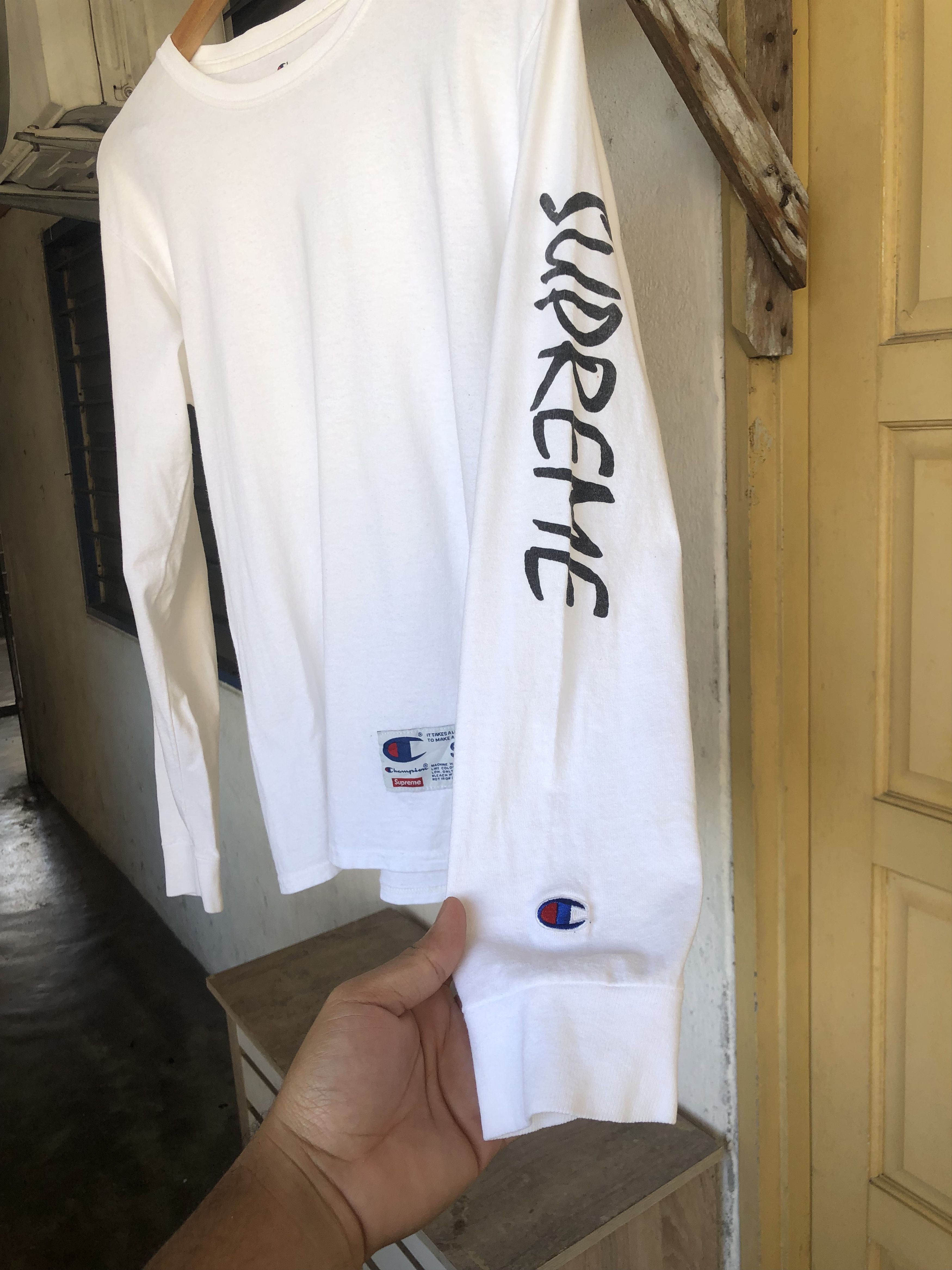 Champion × Supreme Rare🔥 Champion x Supreme Long Sleeve Tshirt Size US S / EU 44-46 / 1 - 8 Thumbnail