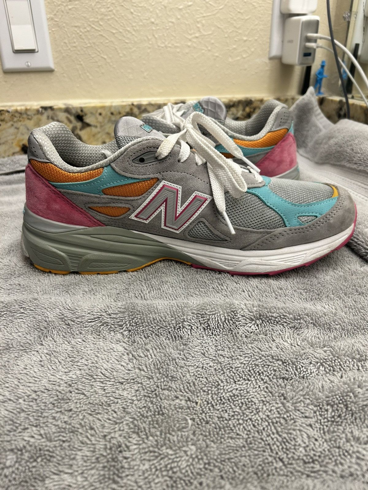 New Balance New Balance x DTLR Miami Drive 990v3 Size US 9 / EU 42 - 1 Thumbnail