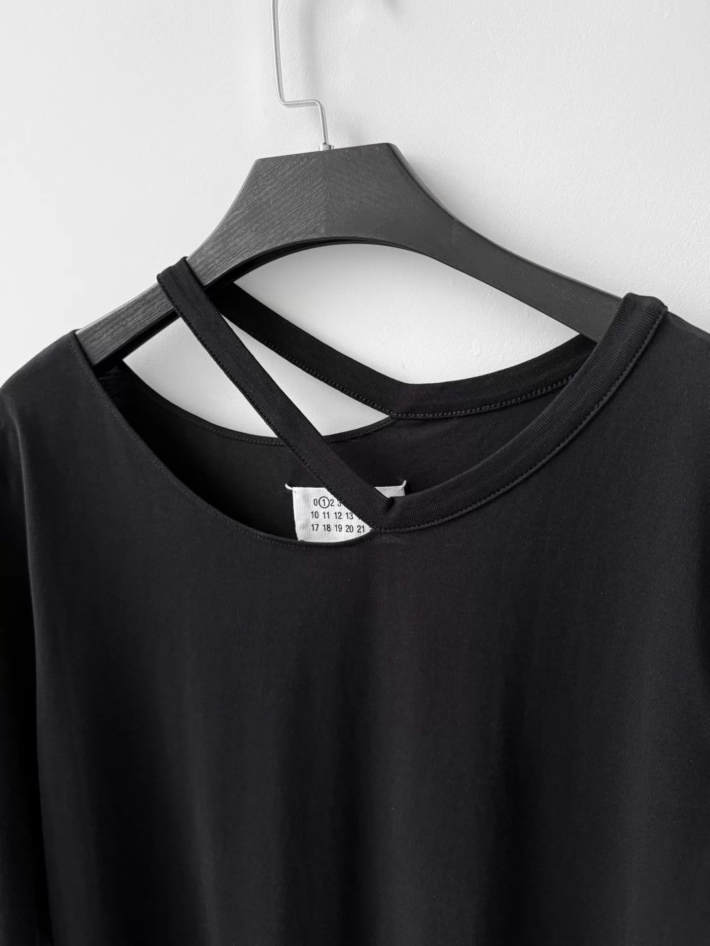Maison Margiela Maison Margiela SS18 Deconstructed Strap Sleeve Tee Black L Size L / US 10 / IT 46 - 5 Thumbnail