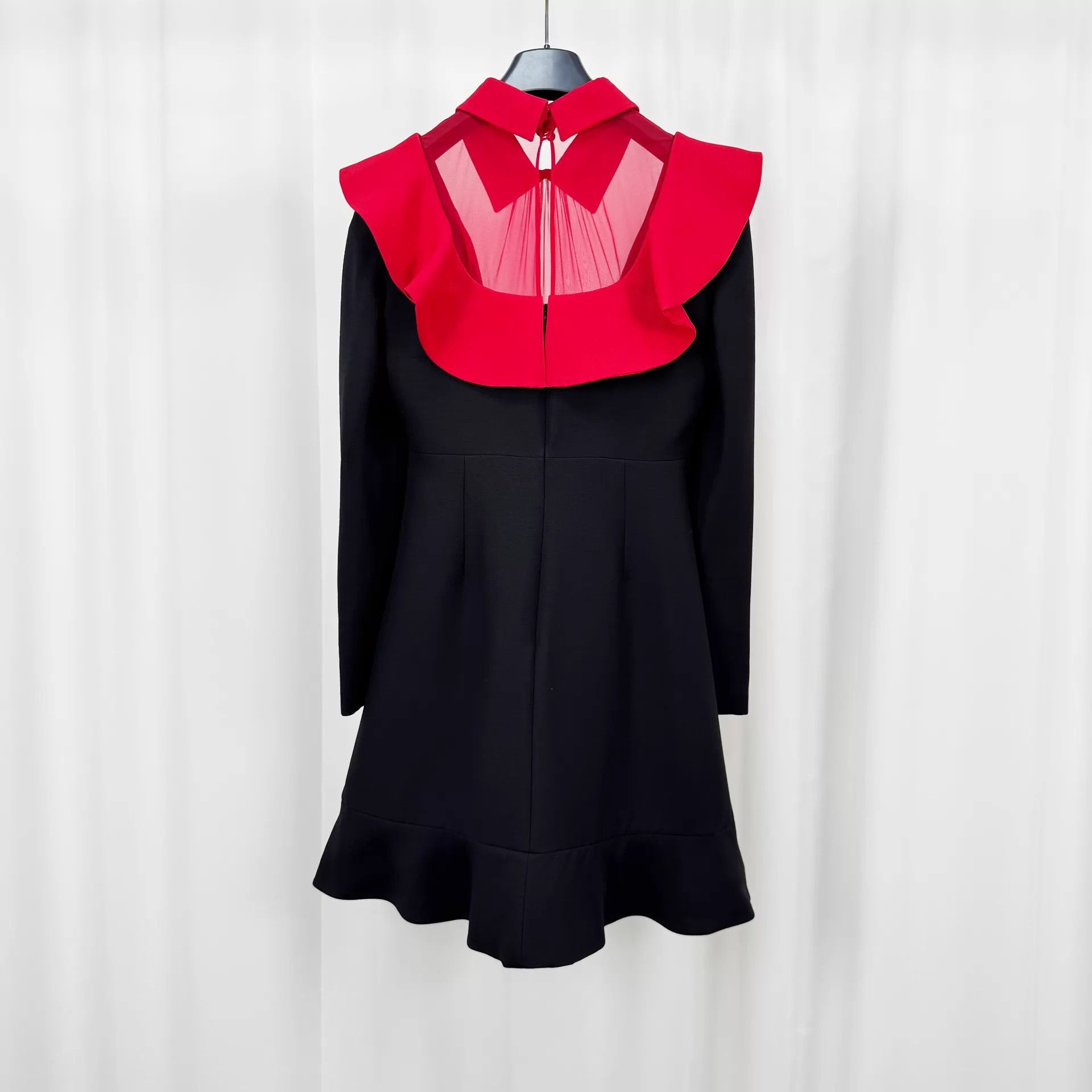 Valentino Valentino Ruffle Wool-Silk Dress Size 40 Like New Size S / US 4 / IT 40 - 2 Thumbnail