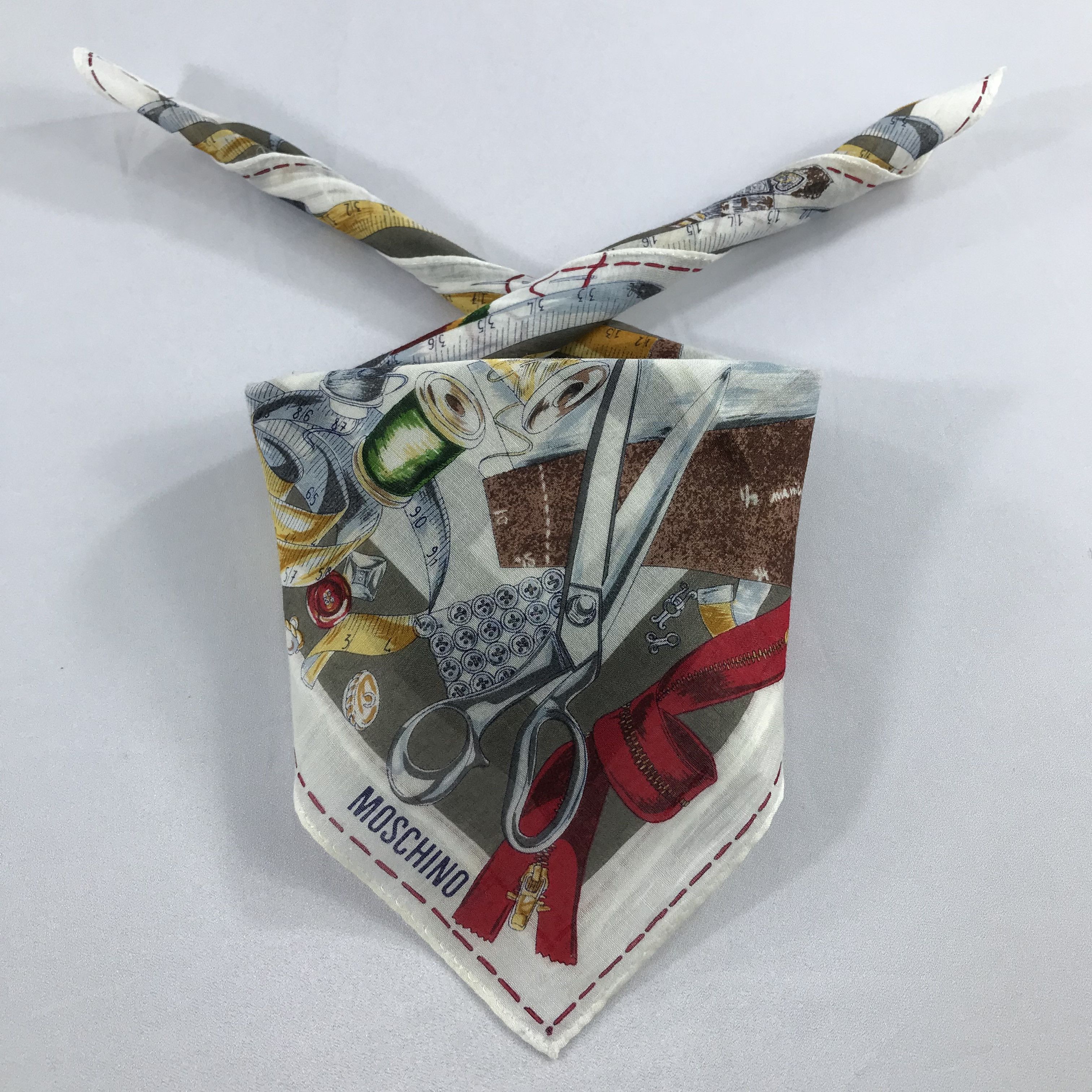 Vintage Vintage Moschino Bandana / Handkerchief / Neckerchief -S1981 Size ONE SIZE - 3 Thumbnail