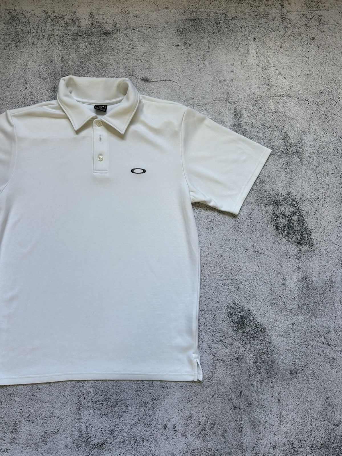 Oakley Vintage Oakley T-shirt Black Logo White Fit Size US S / EU 44-46 / 1 - 3 Thumbnail