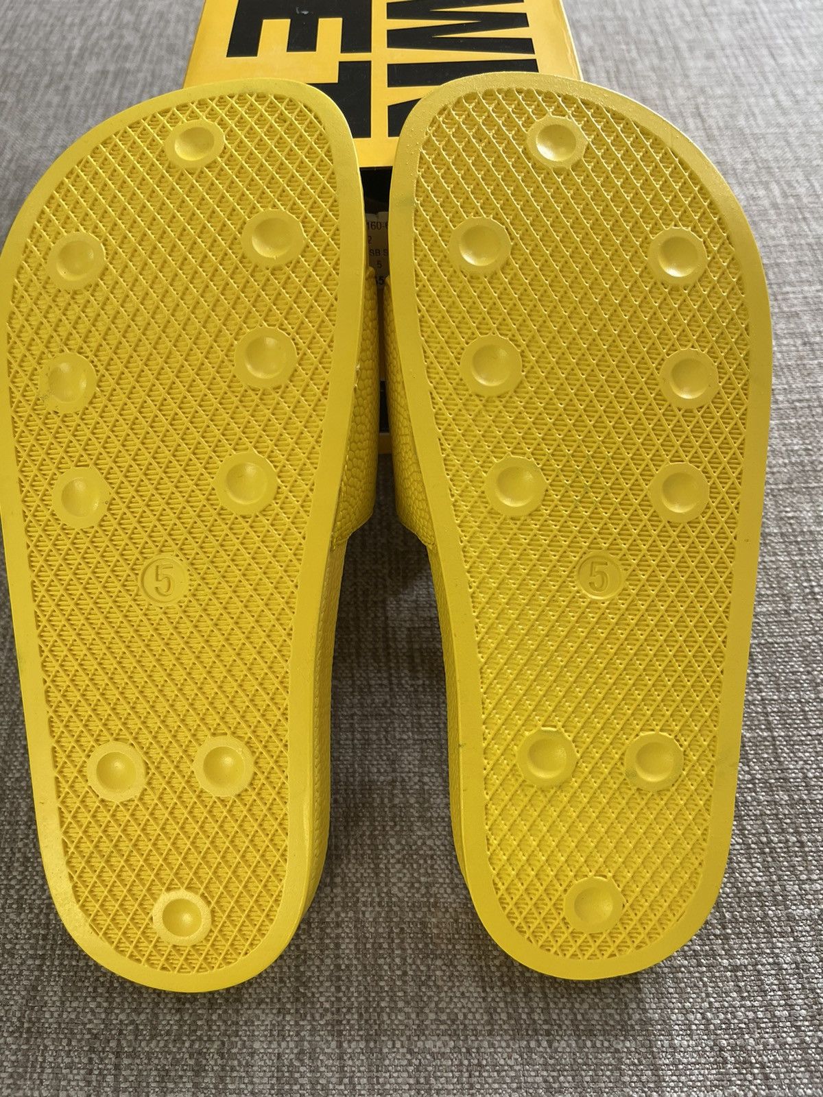 Market Chinatown Market Bball Smiley Slide Size US 5 / EU 37 - 9 Thumbnail