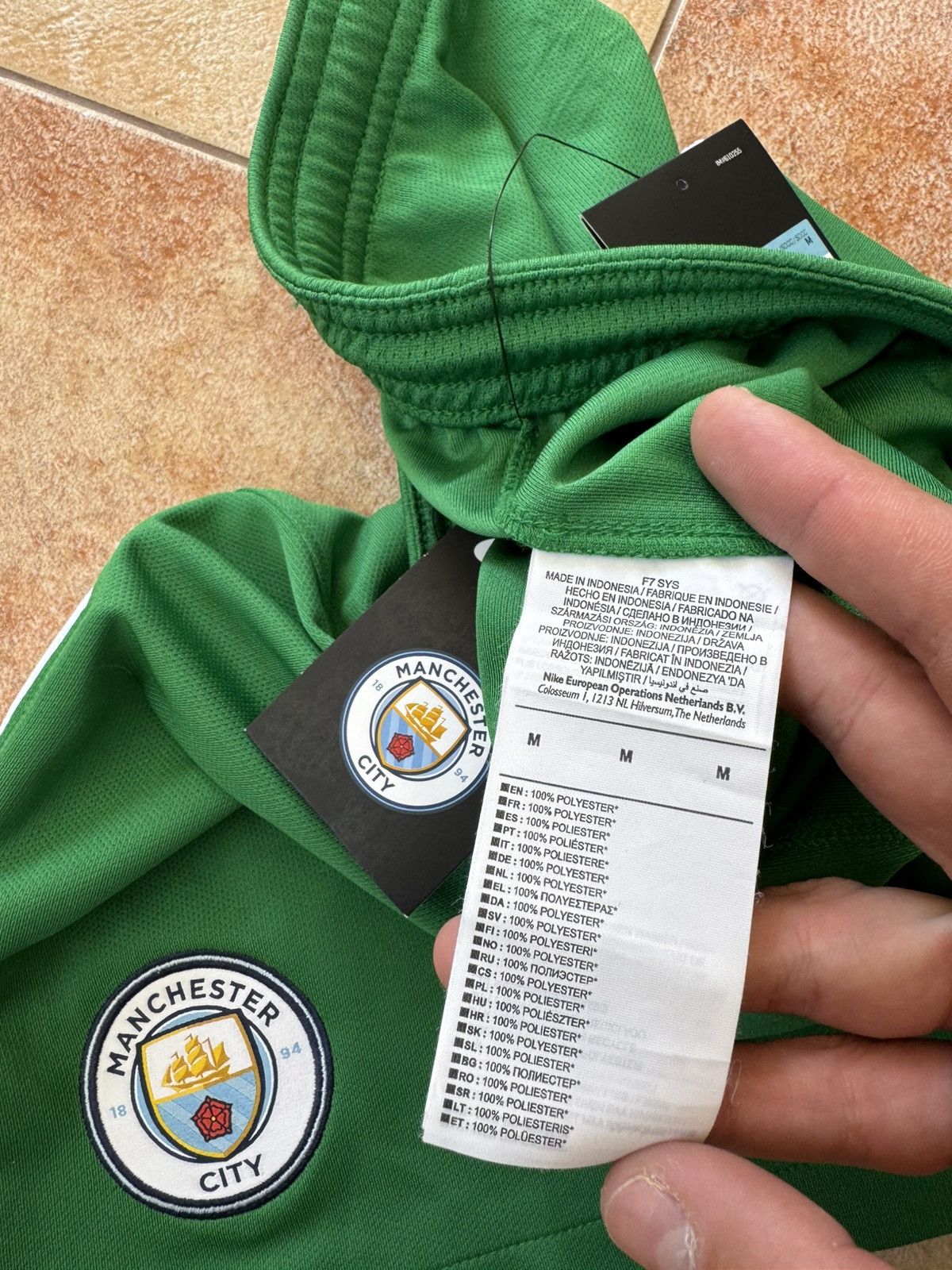 Nike BNWT Manchester City 2017-2018 Goalkeeper Soccer Shorts Kit Size US 32 / EU 48 - 11 Thumbnail
