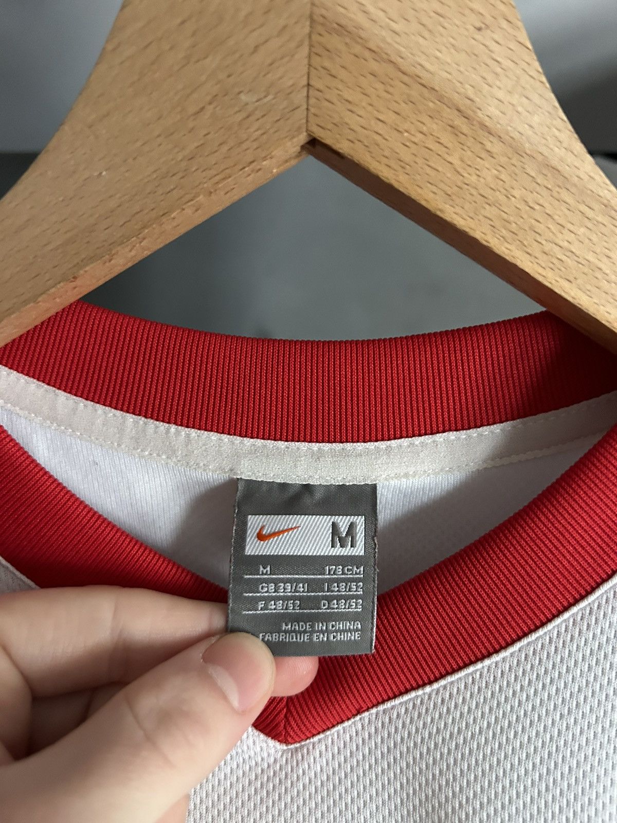 Nike × Vintage Vintage Poland Nike 2009/10 Home soccer jersey Size US M / EU 48-50 / 2 - 3 Thumbnail
