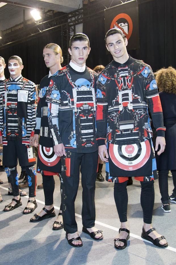 Other Givenchy Radio Digital Printed Short Sleeve T-Shirt Size US M / EU 48-50 / 2 - 2 Thumbnail