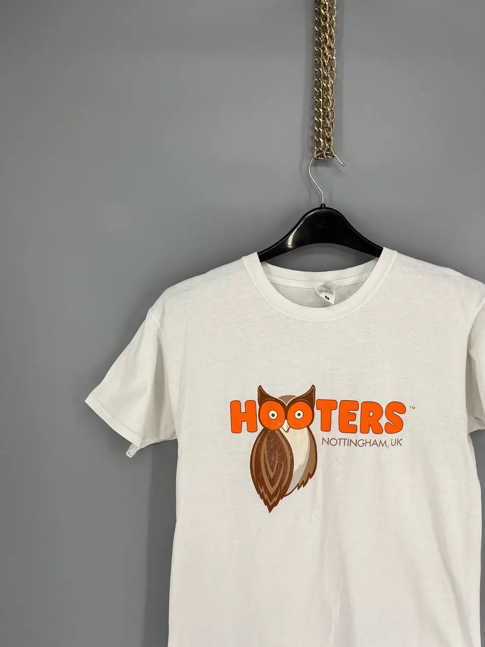 Band Tees Vintage Y2K Hooters "Nottingham United Kingdom" Band tee Size US M / EU 48-50 / 2 - 4 Thumbnail