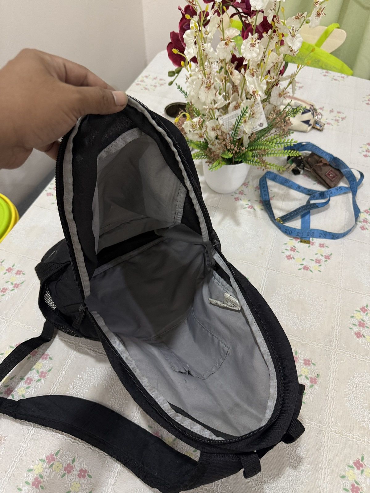 Nike 🔥🔥🔥ARCHIVE NIKE BAGPACK Size ONE SIZE - 12 Thumbnail