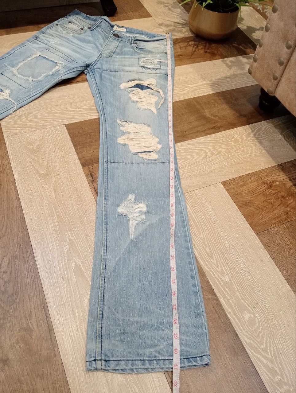 Japanese Brand DAISY LIGHT BLUE DISTRESSED FLARED DENIM PANTS Size US 31 - 13 Thumbnail