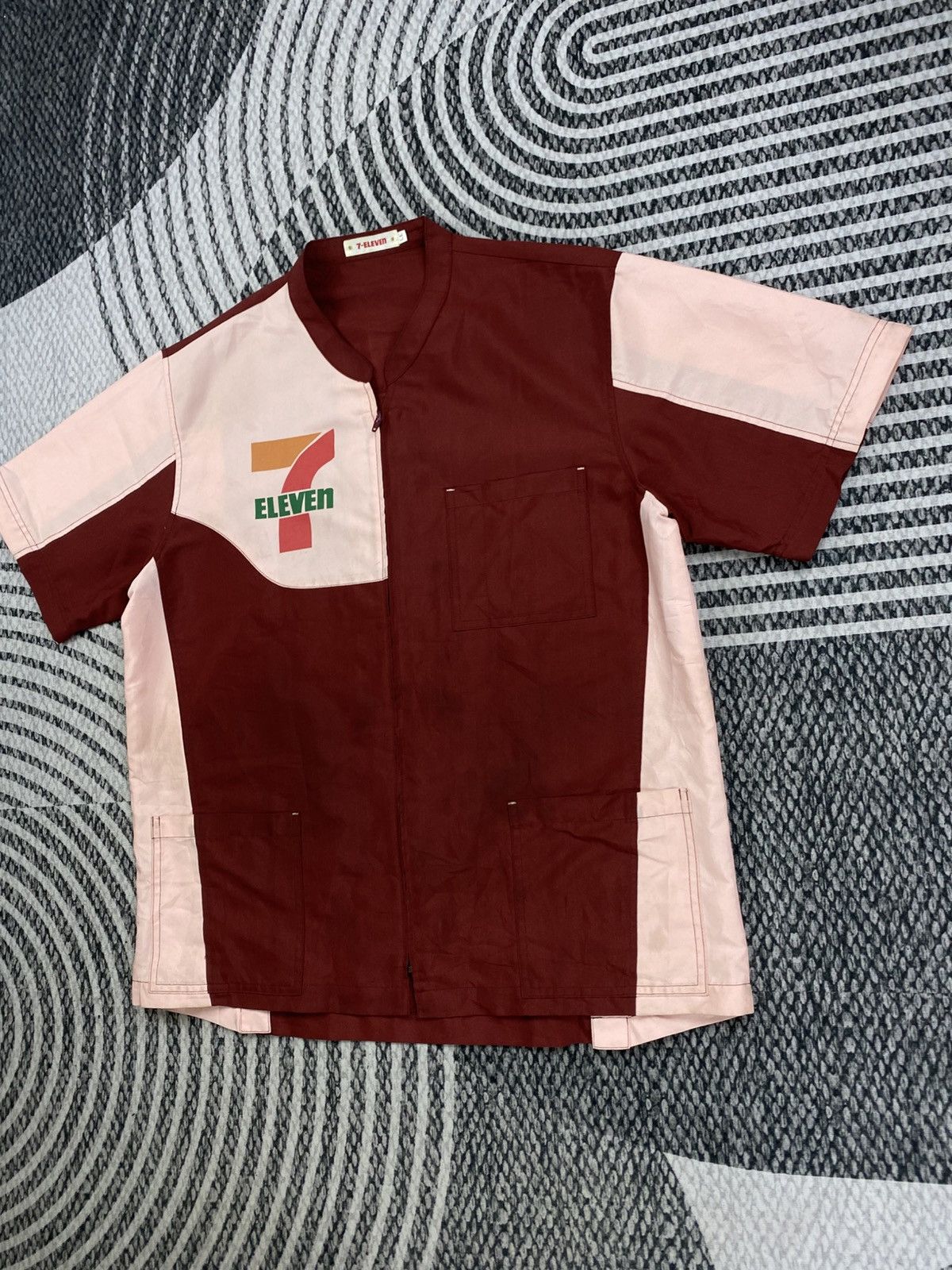 Japanese Brand Vintage 7 Eleven Uniform Zipper Maroon Jacket Size US M / EU 48-50 / 2 - 4 Thumbnail