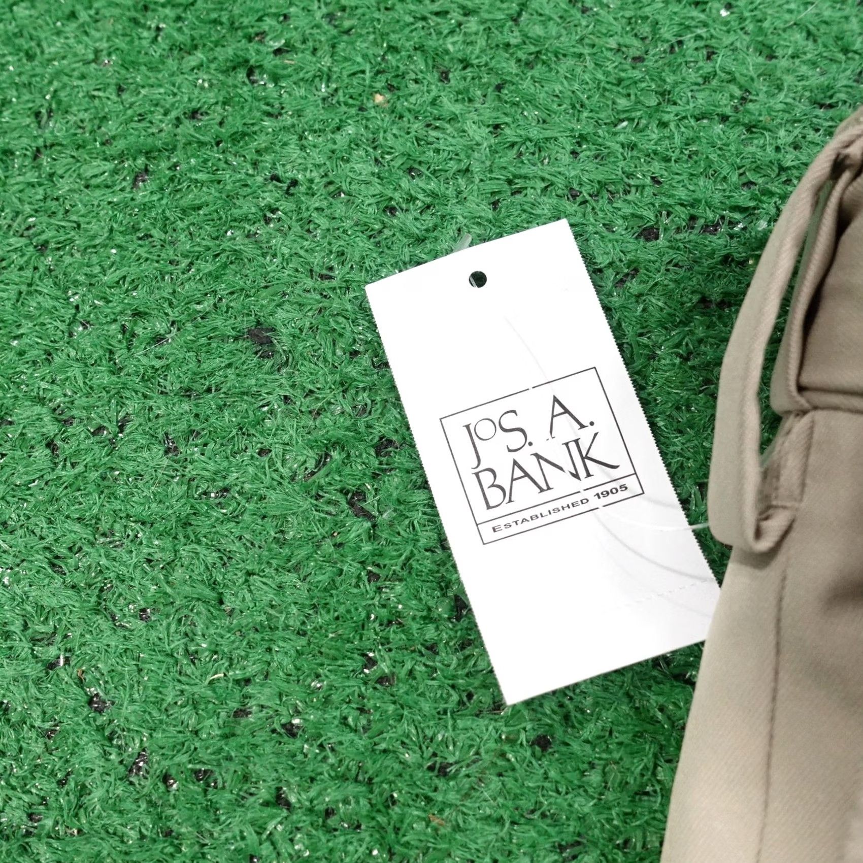 Jos. A. Bank Jos. A. Bank Shorts Mens 36 Beige Chino Wrinkle Resistant Pockets 10 Inseam Regular Travel Casual Size US 36 / EU 52 - 3 Thumbnail