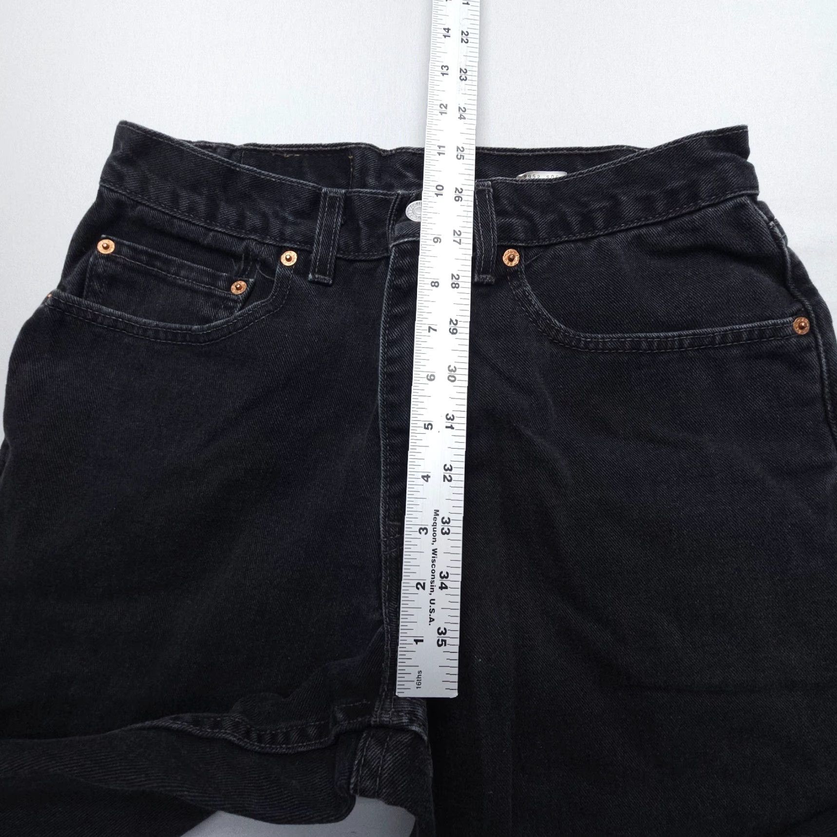 Levi's VINTAGE Levi's 550 Relaxed Tapered Jeans Mens 32 x 32 Black Denim 5-Pocket USA Brand Levi's 500 Series Mod 90s Theme Men’s Size US 32 / EU 48 - 6 Thumbnail