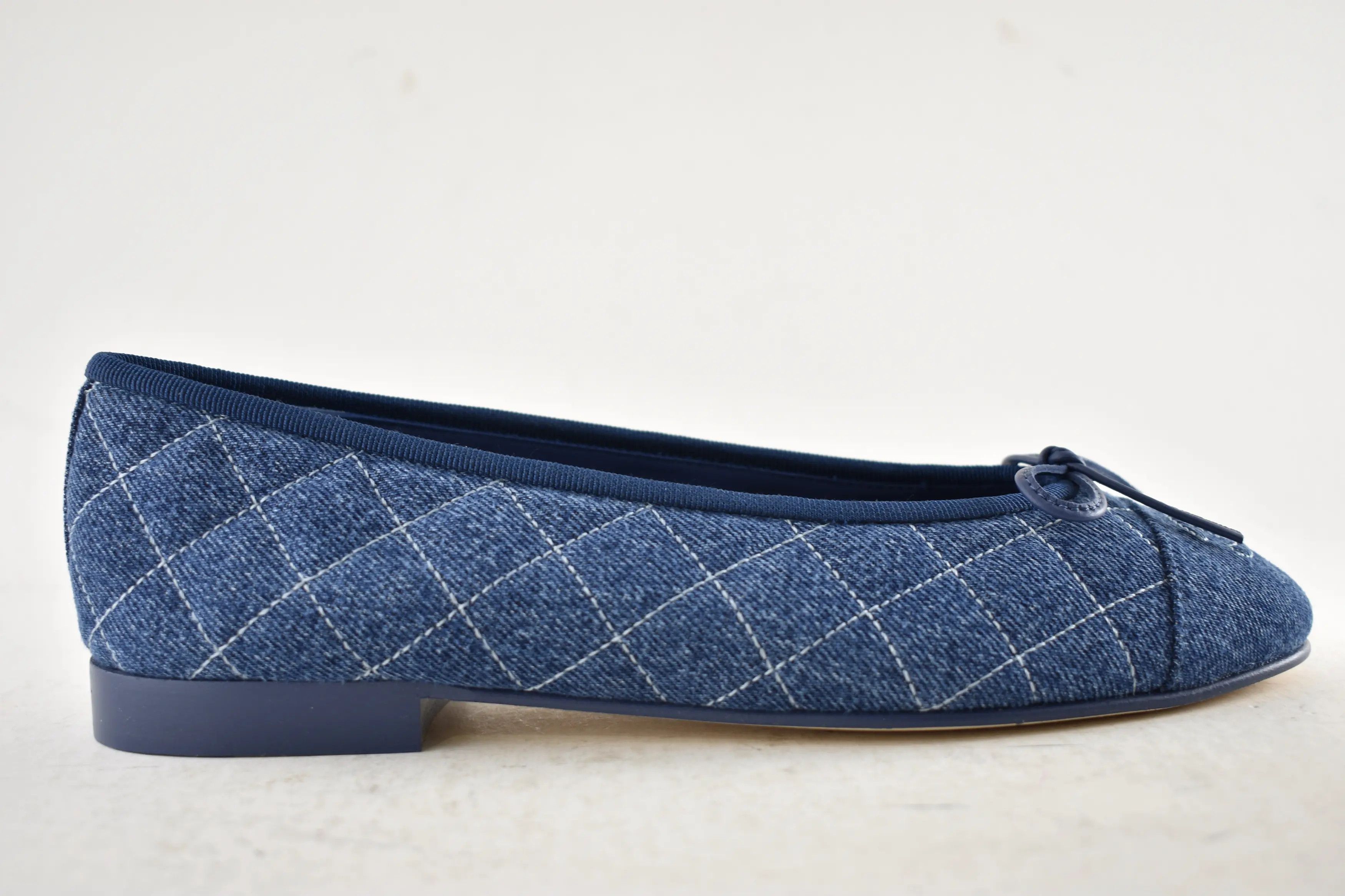 Chanel os11x0426 Denim Quilted CC Logo Ballet Ballerina Flats Blue Size US 8 / IT 38 - 1 Thumbnail
