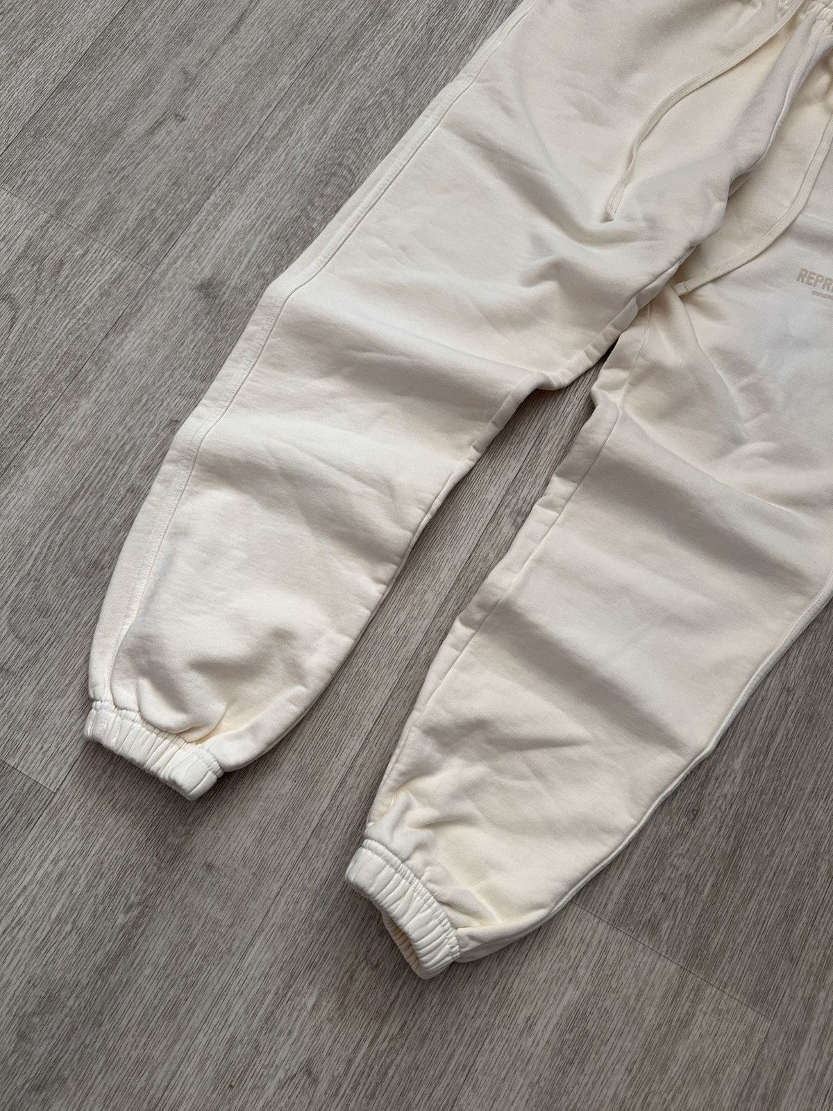 Represent Clo. Represent Beige Logo Sweatpants Size US 28 / EU 44 - 3 Thumbnail