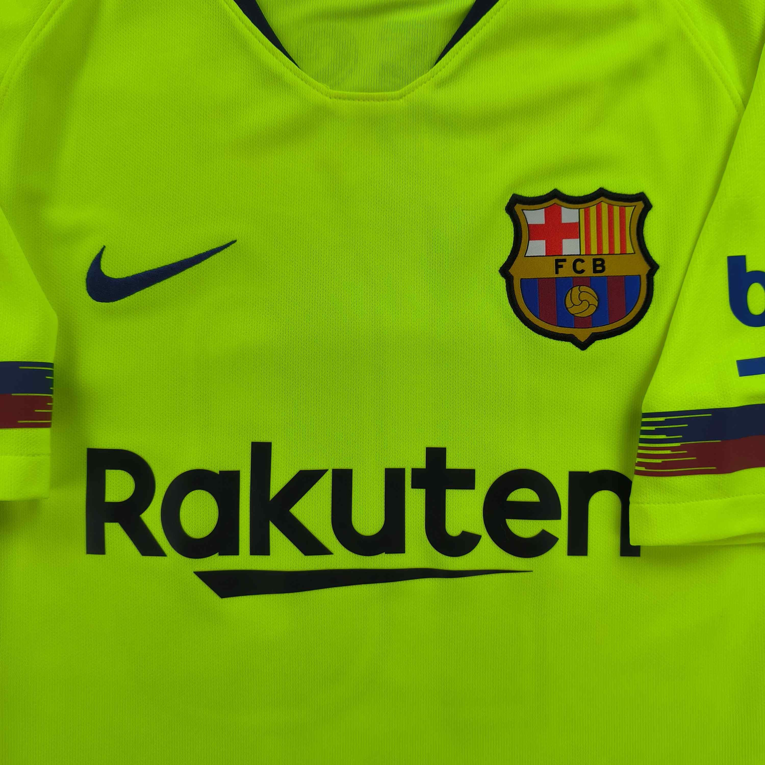 Nike FC Barcelona 2018-19 Nike away Messi football jersey size L Size US L / EU 52-54 / 3 - 3 Thumbnail