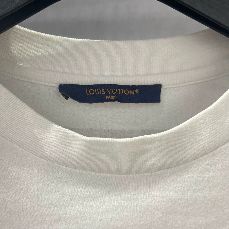 Louis Vuitton Louis Vuitton Peace dove print short sleeve Size US M / EU 48-50 / 2 - 3 Thumbnail