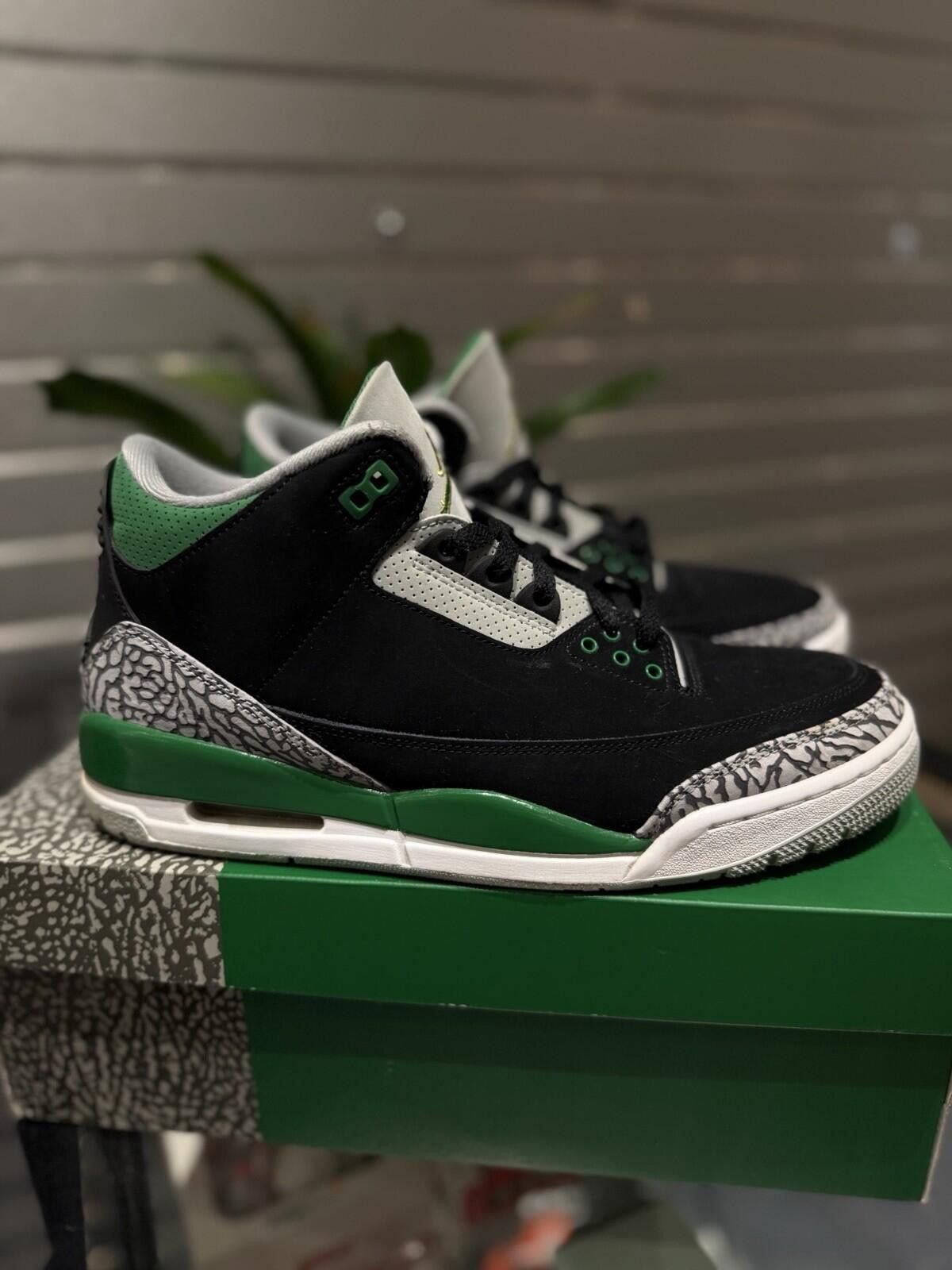 Jordan Brand Air Jordan 3 'Pine Green' Men's Size 10 Pre-owned Sneakers Size US 10 / EU 43 - 1 Thumbnail