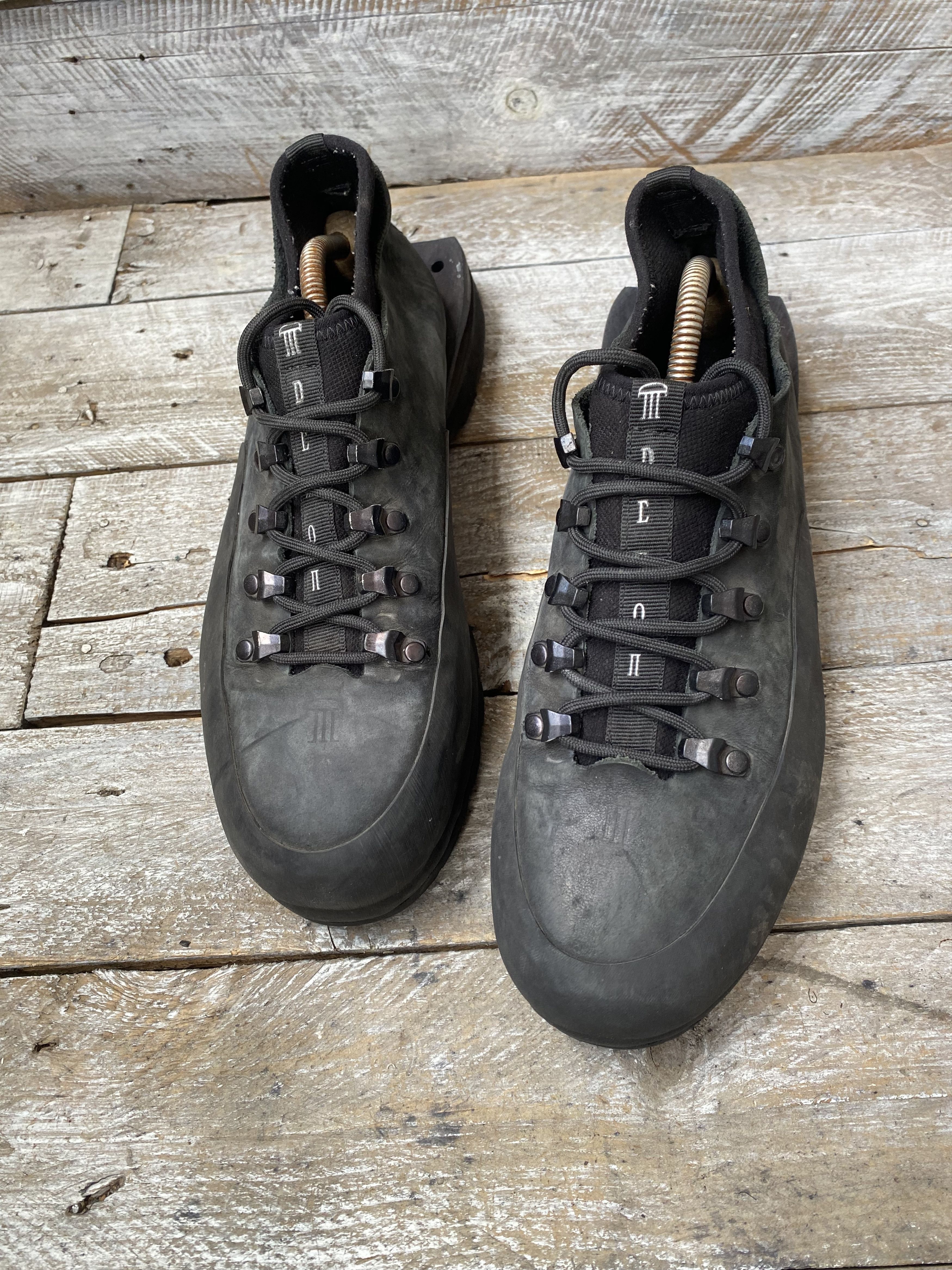 Demon Demon poyana black low top shoes sz 40 Size US 7 / EU 40 - 4 Thumbnail