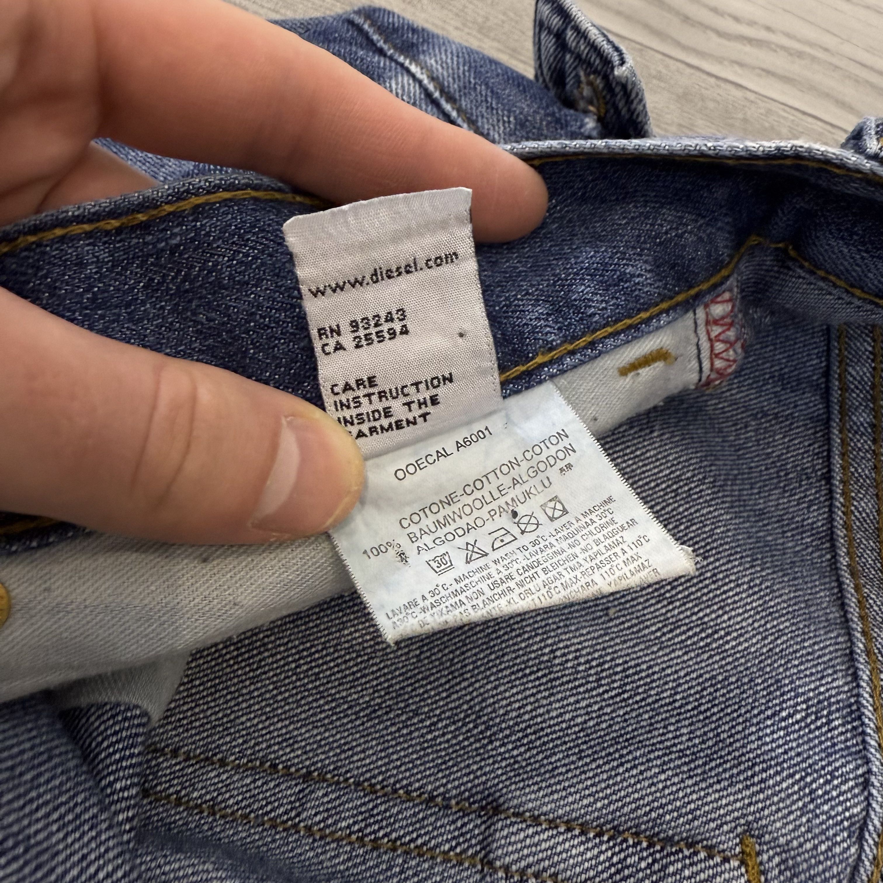 Diesel Vintage Diesel Y2K Rare Blue Denim Straight Jeans 32 Size US 32 / EU 48 - 16 Thumbnail