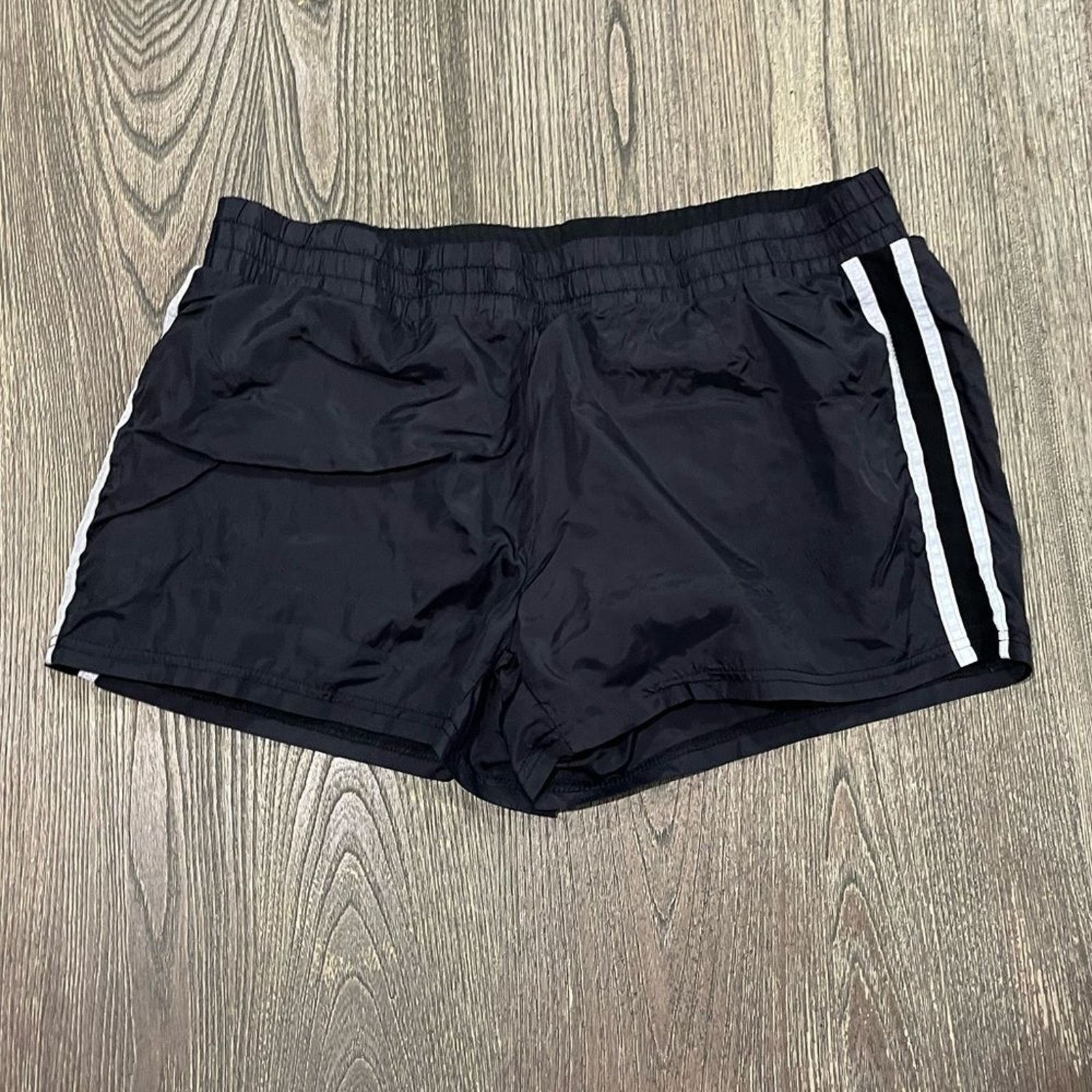 Fabletics Fabletics Pamela Reflective Performance Running Shorts Sz L Size 31" - 1 Thumbnail