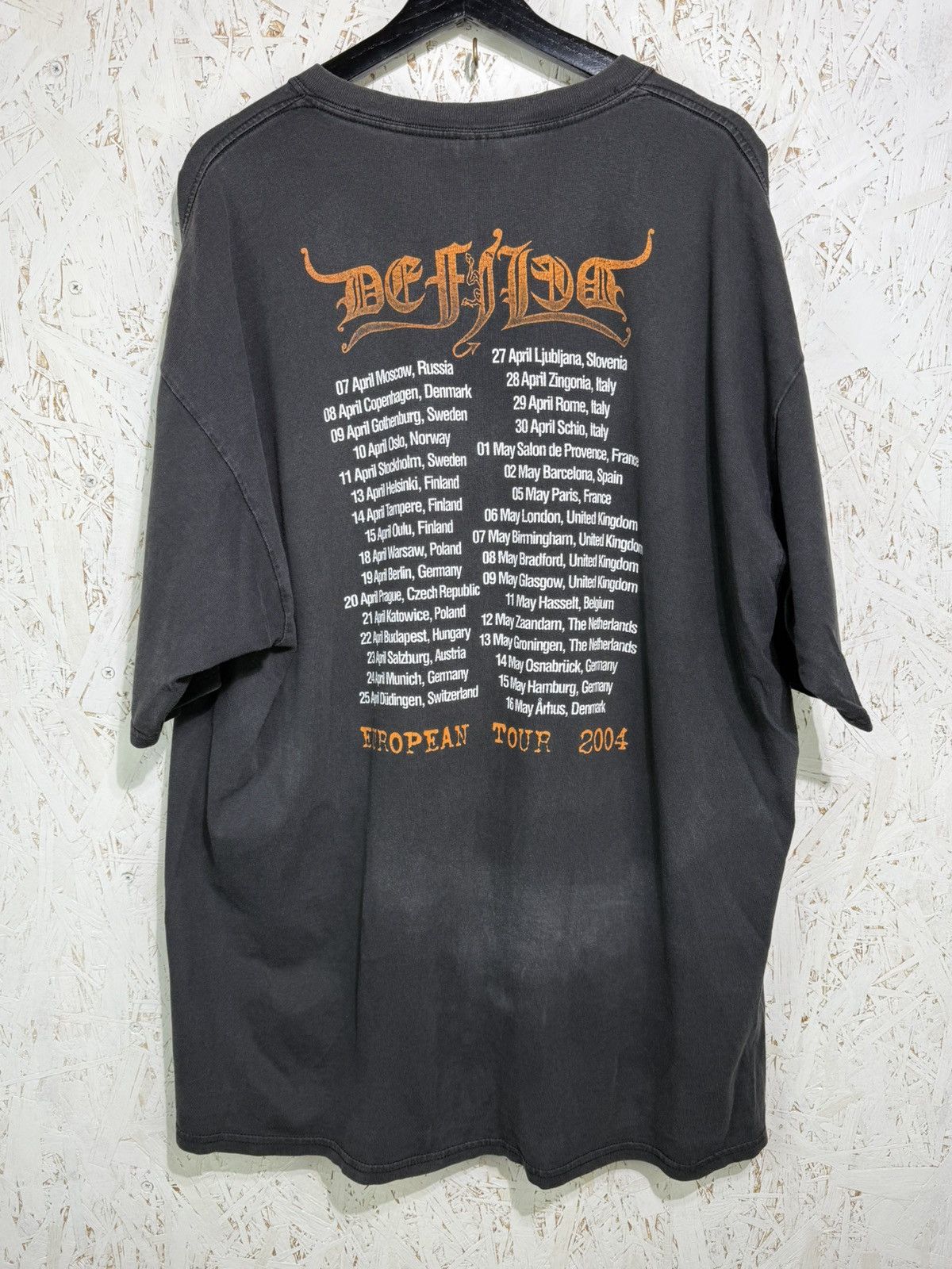 Band Tees 00s Vintage Defiled 2004 European Tour Metal Band TShirt 2XL Size US XXL / EU 58 / 5 - 6 Thumbnail