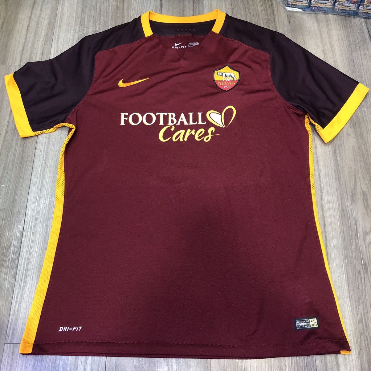 Nike Roma 15/16 player issue home shirt #10 Totti Size US XL / EU 56 / 4 - 1 Thumbnail