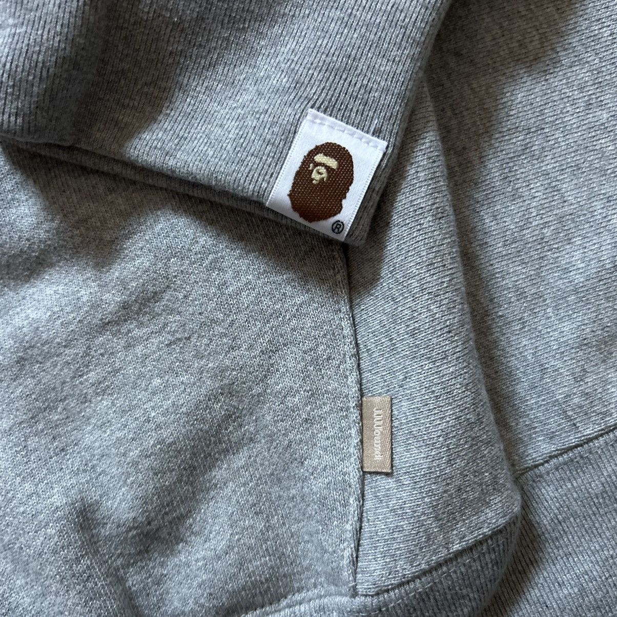 Bape × JJJJound 2XL “A TASTEFUL APE” RELAXED FiT COLLEGE LOGO HOODiE NiGO Size US XXL / EU 58 / 5 - 6 Thumbnail