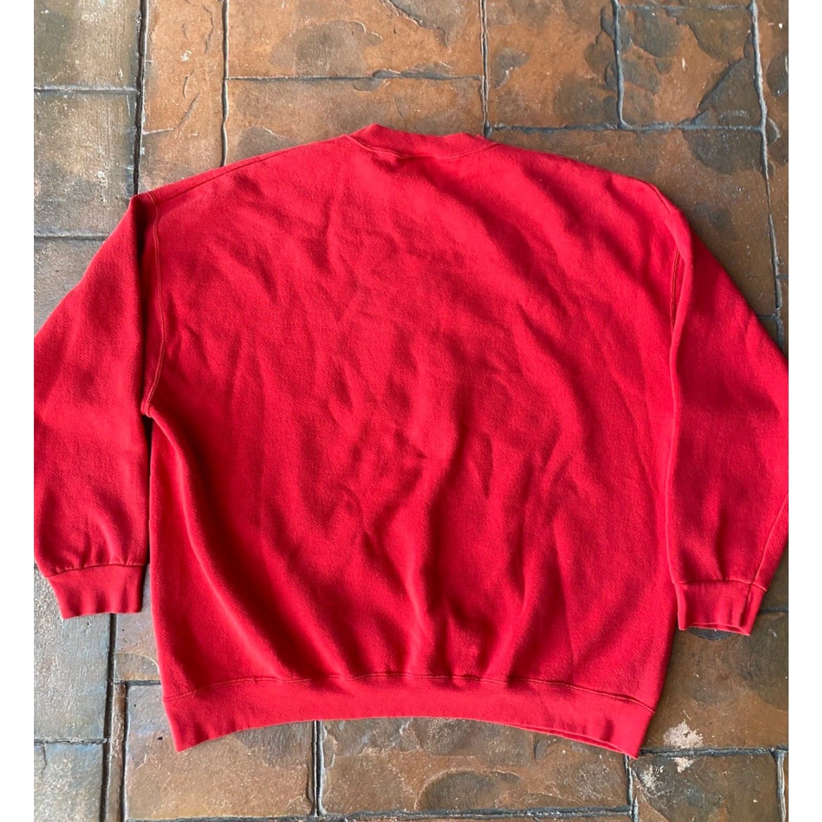 Disney VINTAGE Walt Disney World Mickey Mouse Embroidered Sweatshirt Red 2XL Crew Neck Pullover Unisex Adults Graphic Print 90s Theme Size US XXL / EU 58 / 5 - 3 Thumbnail