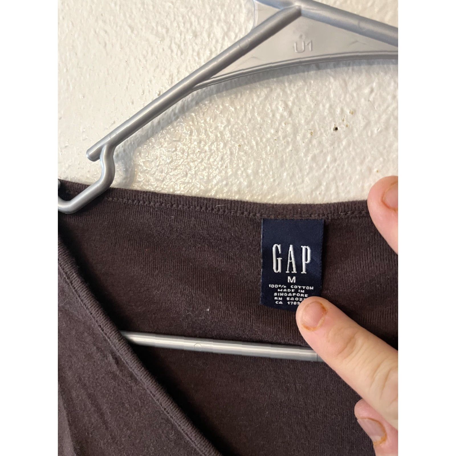 Gap Womens Gap T-Shirt Brown V-Neck Long Sleeve Medium Solid Shirt Womens Size M / US 6-8 / IT 42-44 - 2 Thumbnail