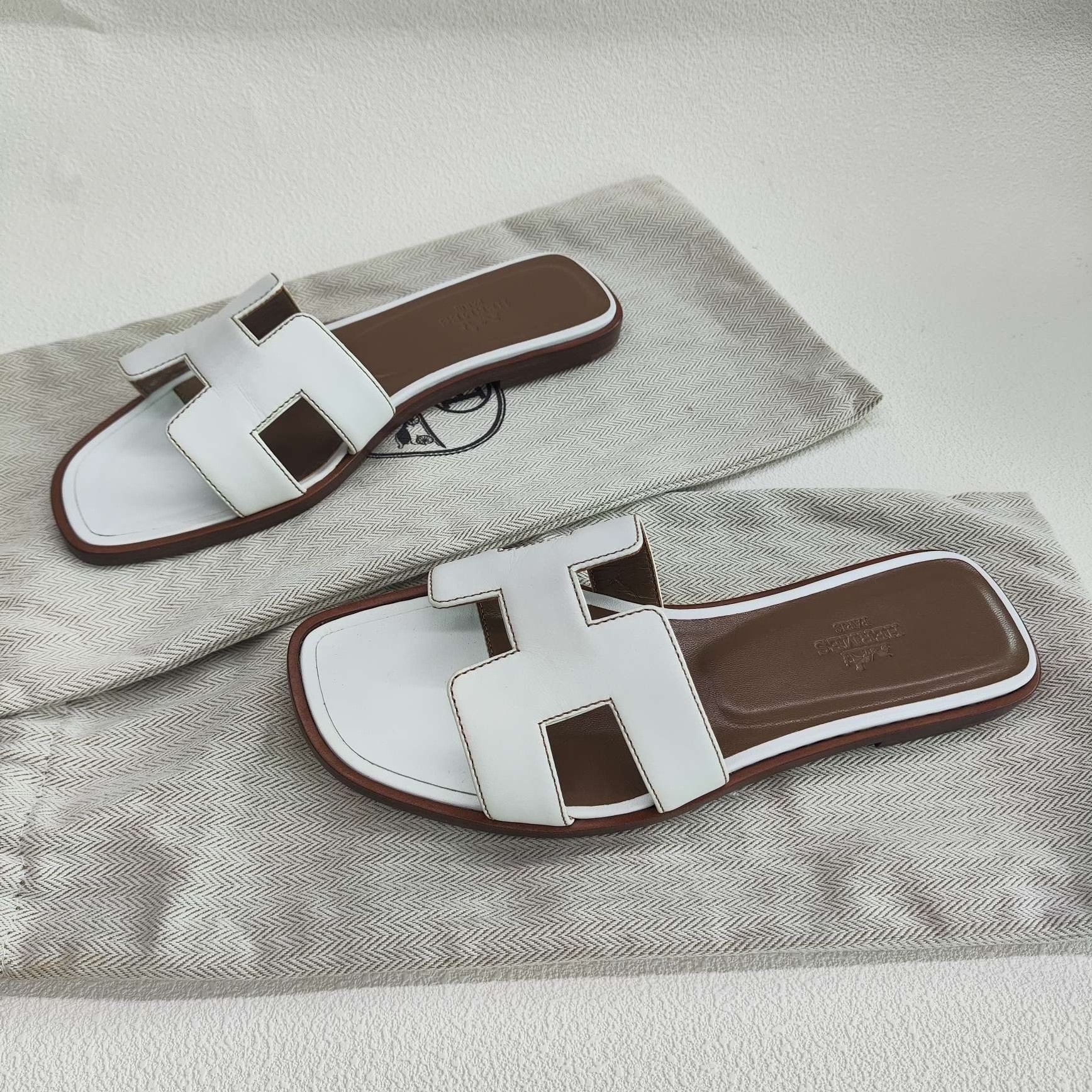 Hermes Hermes White Sandals us_5 Women Size US 5 / IT 35 - 1 Thumbnail