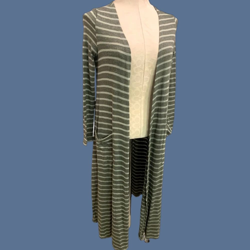 Vintage **XS Green LulaRoe Sarah Cardigan Duster** User: XS Green LulaRoe Sarah Cardigan Duster Size XS / US 0-2 / IT 36-38 - 1 Thumbnail