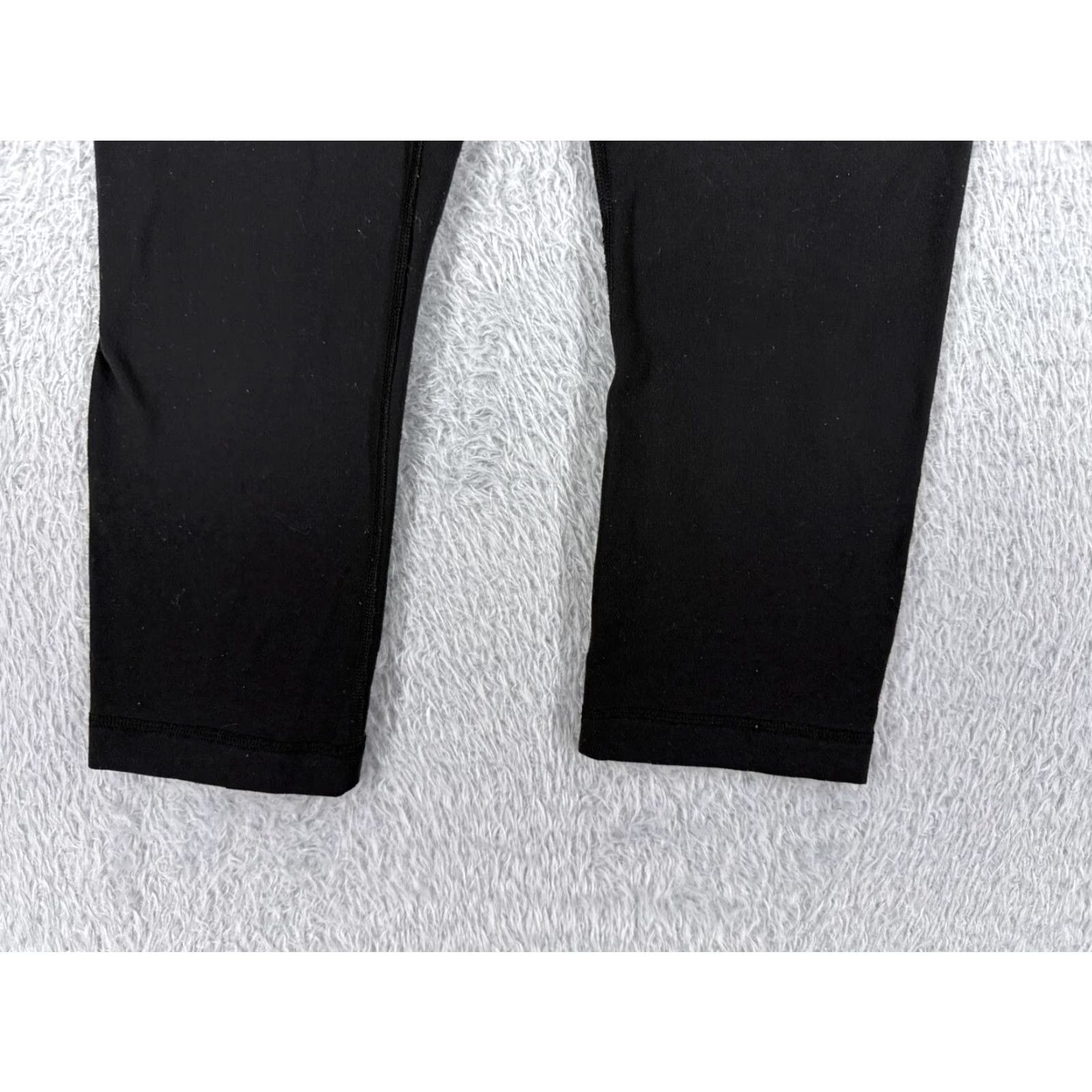 Lululemon Lululemon Wunder Under Pants Womens 6 Black 21" Inseam Cropped Stretch Yoga Activewear High Rise Gym Straight Read Me Size 28" / US 6 / IT 42 - 2 Thumbnail