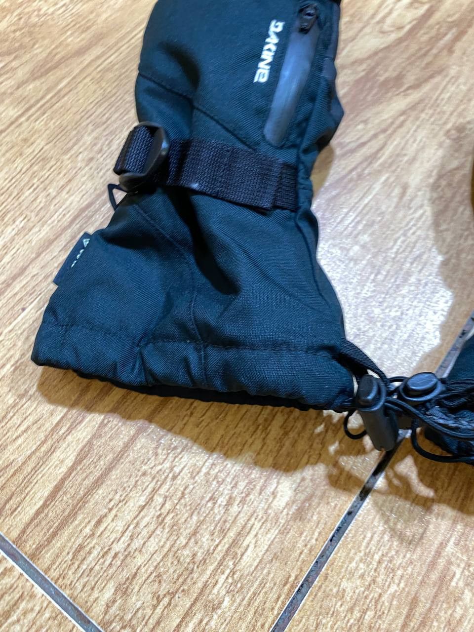 Dakine Gloves black Dakine x GORE-TEX vintage sportwear Y2K Size ONE SIZE - 7 Thumbnail