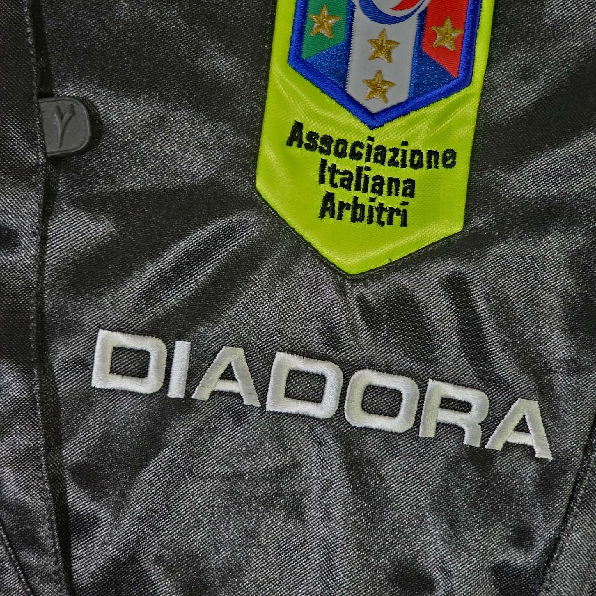 Diadora Italy Vintage Referee Issued Diadora Soccer Jersey Size US L / EU 52-54 / 3 - 4 Thumbnail