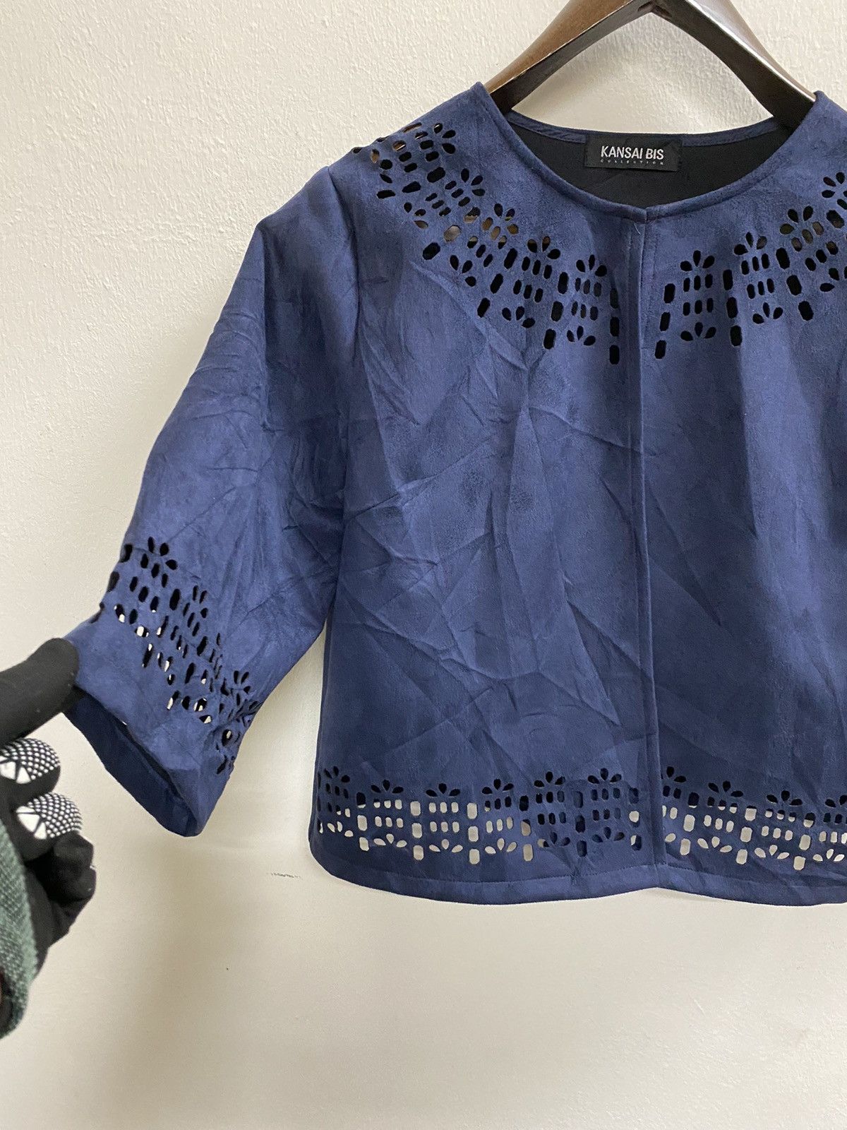 Kansai Yamamoto KANSAI BIS navy blue faux-suede cropped jacket with lasercut Size M / US 6-8 / IT 42-44 - 4 Thumbnail