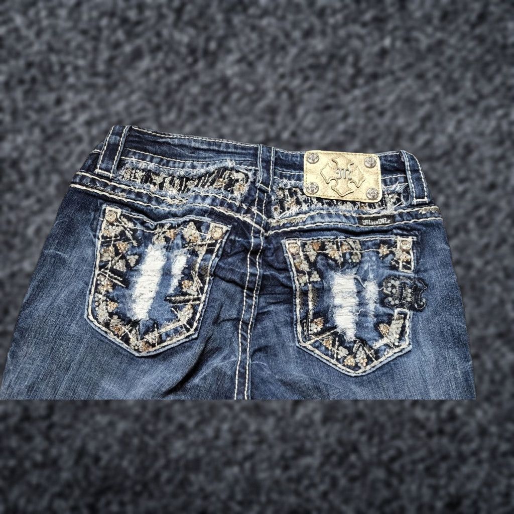 Miss Me Womens Miss Me Jeans JE8132EC Mid Rise Cropped Size 26 Blue Rhinestone Accents Womens 26 Jeans Cropped 90s/2000s Style Size 26" / US 2 / IT 38 - 1 Thumbnail
