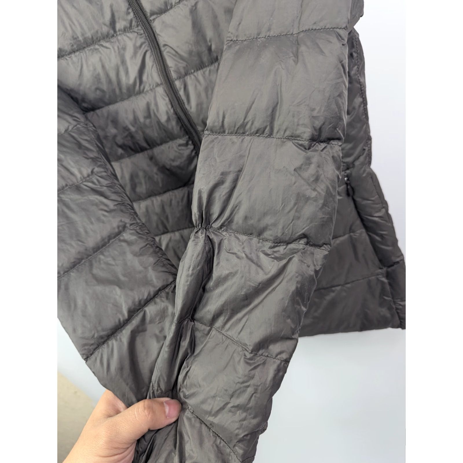Uniqlo Uniqlo Jacket XS Womens Gray Puffer Full Zip Down Nylon Lightweight Casual, Travel, Outdoor, Pockets, Zip Pockets, 90s? Size XS / US 0-2 / IT 36-38 - 4 Thumbnail