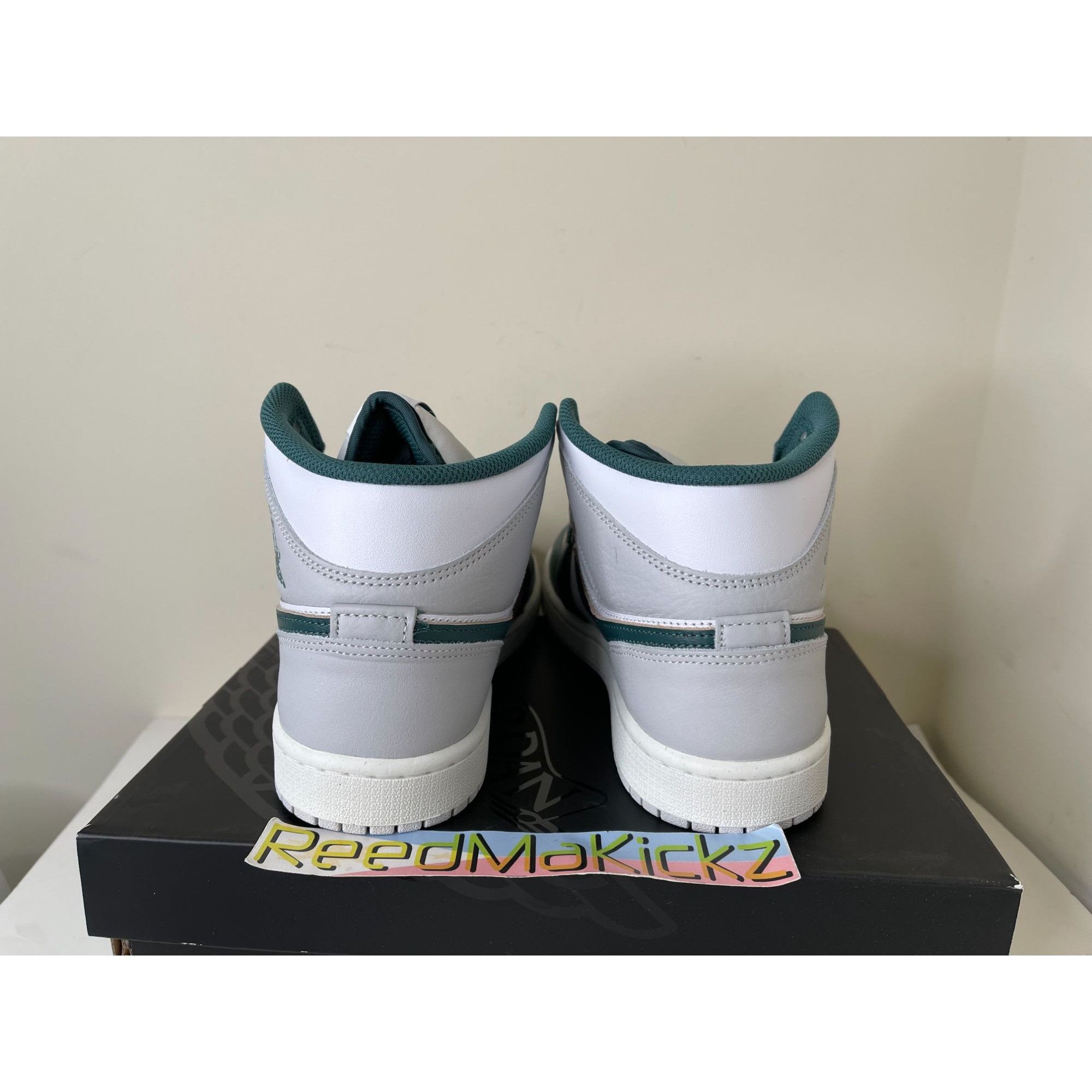 Jordan Brand Jordan 1 MID SE White Oxidized Green MENS 13US Size US 13 / EU 46 - 4 Thumbnail