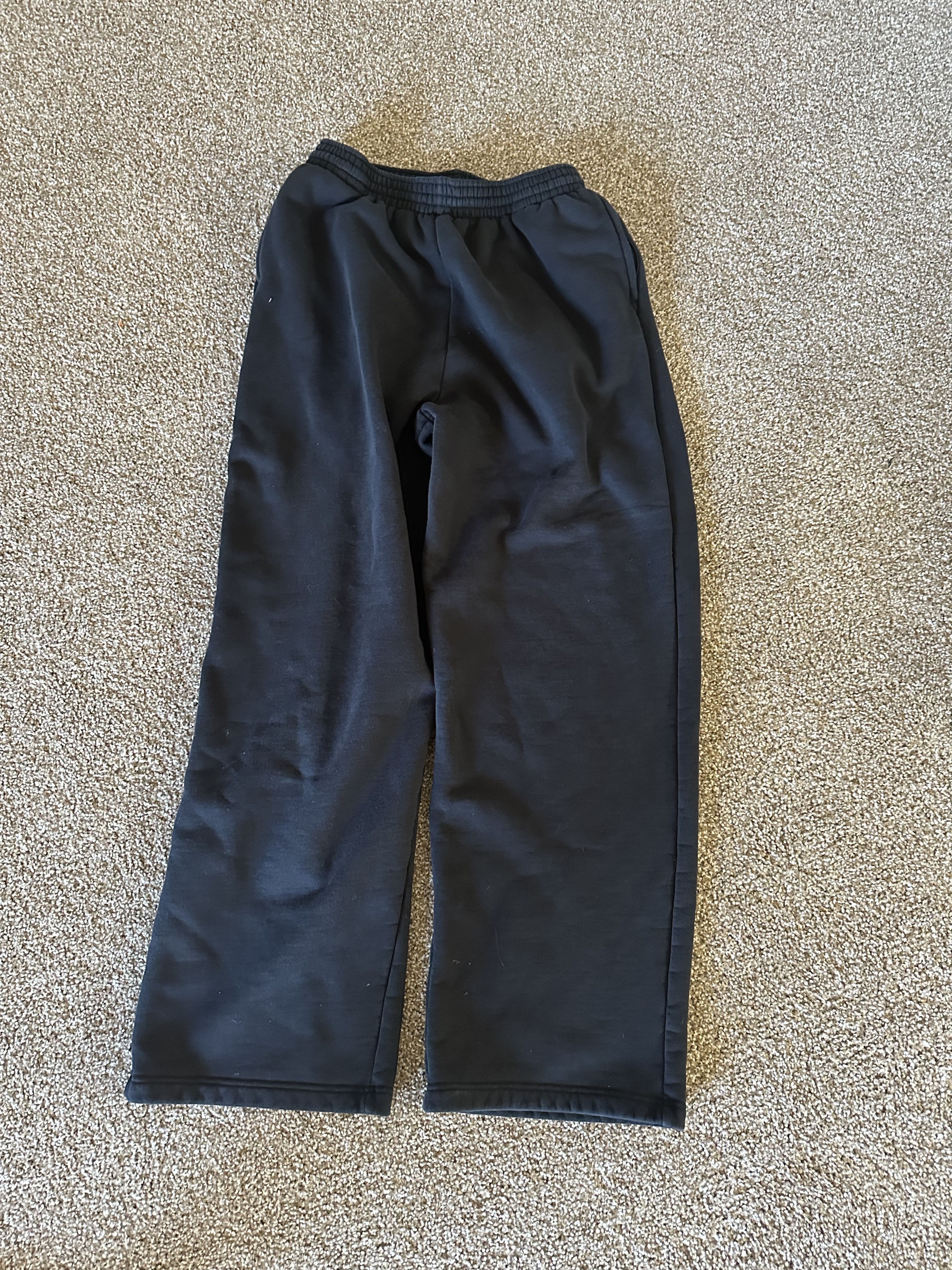Balenciaga Balenciaga Lion's Laurel Sweatpants Size US 28 / EU 44 - 1 Thumbnail