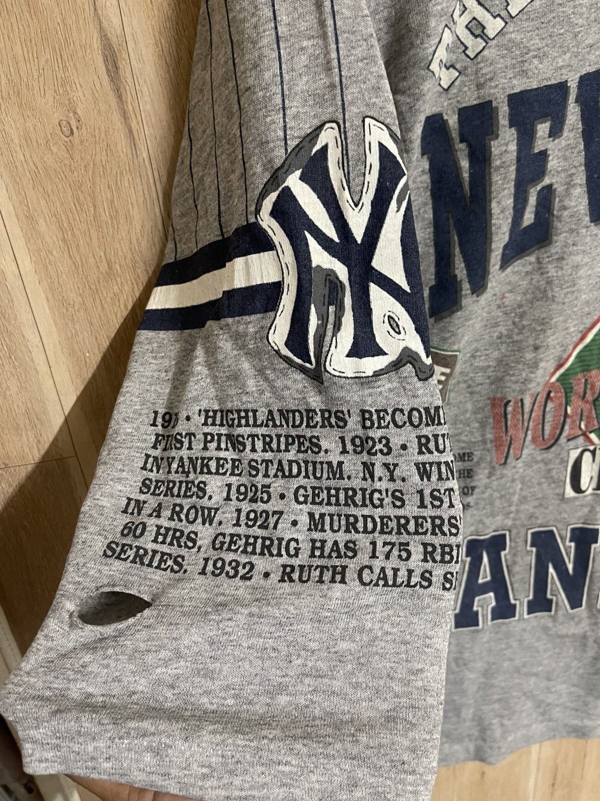 New York Yankees Vintage 80’s New York Yankees Baseball T shirt Thrashed XL Size US XL / EU 56 / 4 - 5 Thumbnail