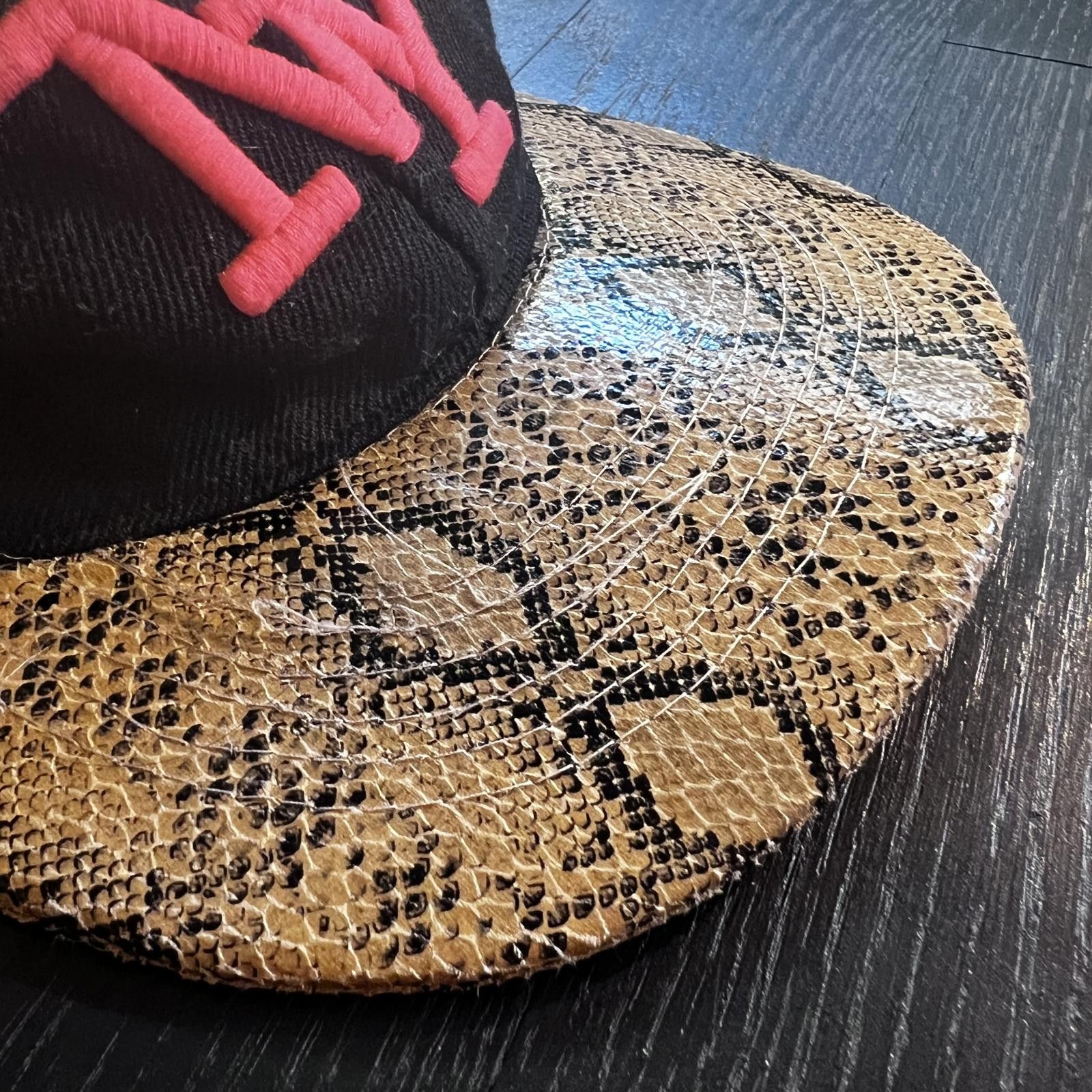 Vintage Vintage 6 Panel NY Hat Black Pink Snakeskin Size ONE SIZE - 3 Thumbnail