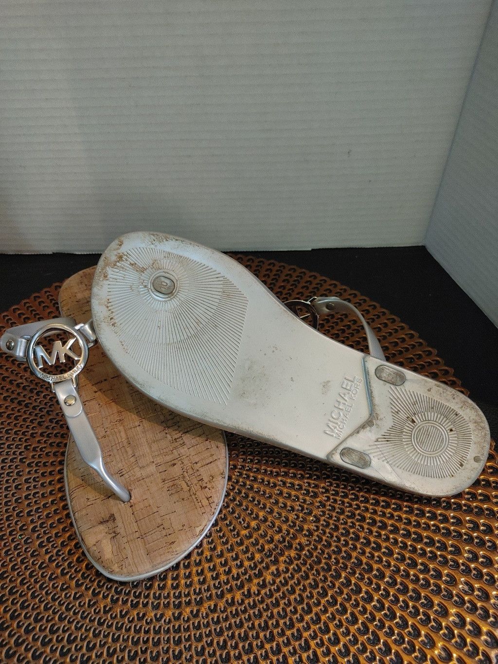 Michael Kors Michael Kors Jelly Flip Flop Sandals Size 10M Size US 10 / IT 40 - 5 Thumbnail