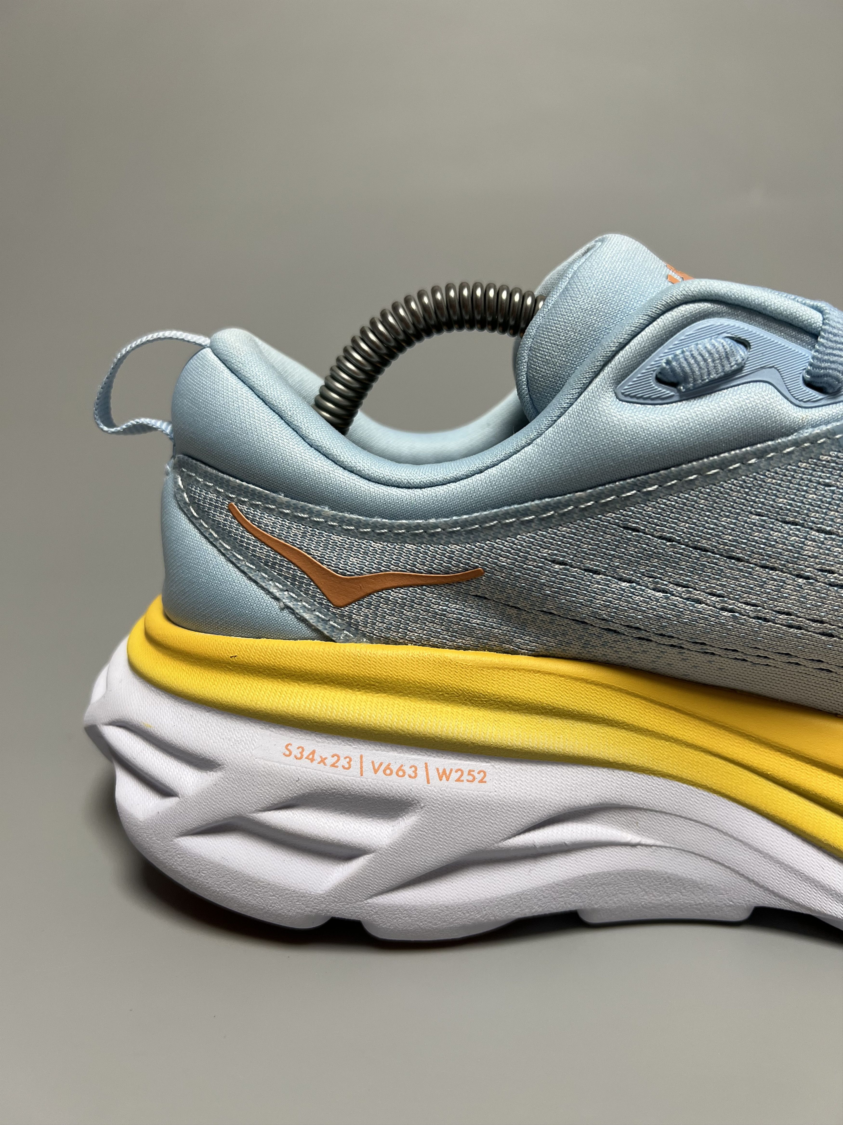 Hoka 8.5B Hoka One One Bondi 8 Wide Running Shoes Walking Gym Size US 8.5 / IT 38.5 - 6 Thumbnail