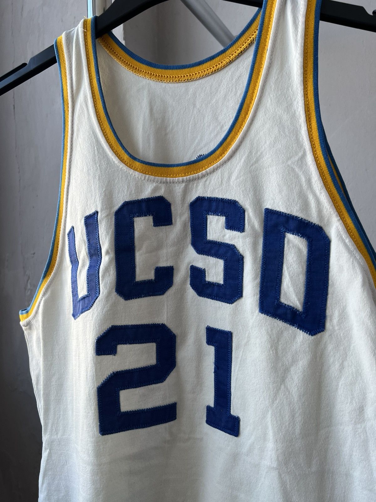 Vintage RARE! 70’S NCAA UCSD SAN DIEGO #21 SPARTAN BASKETBALLJERSEY Size US S / EU 44-46 / 1 - 5 Thumbnail